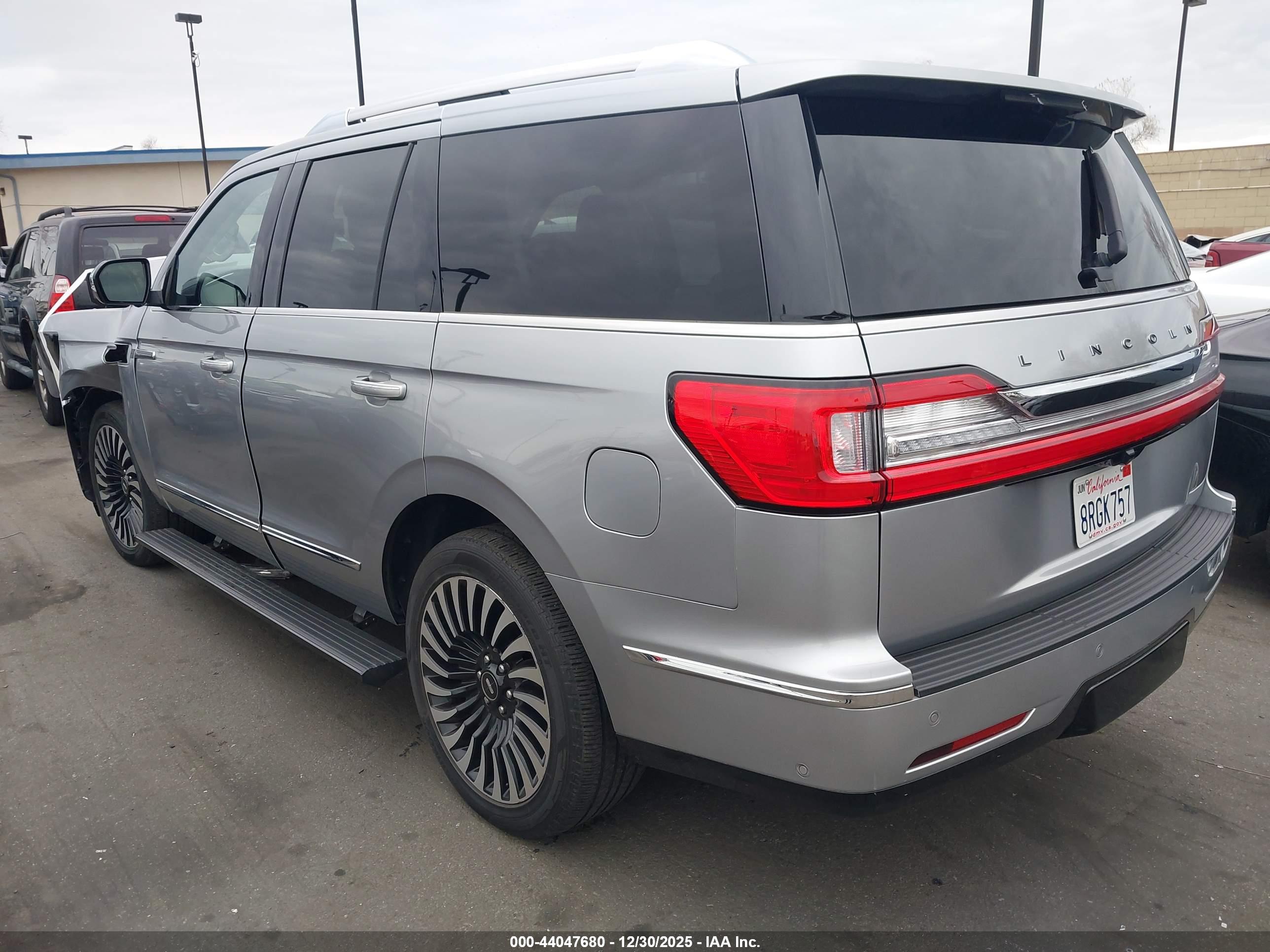 LINCOLN NAVIGATOR image 3