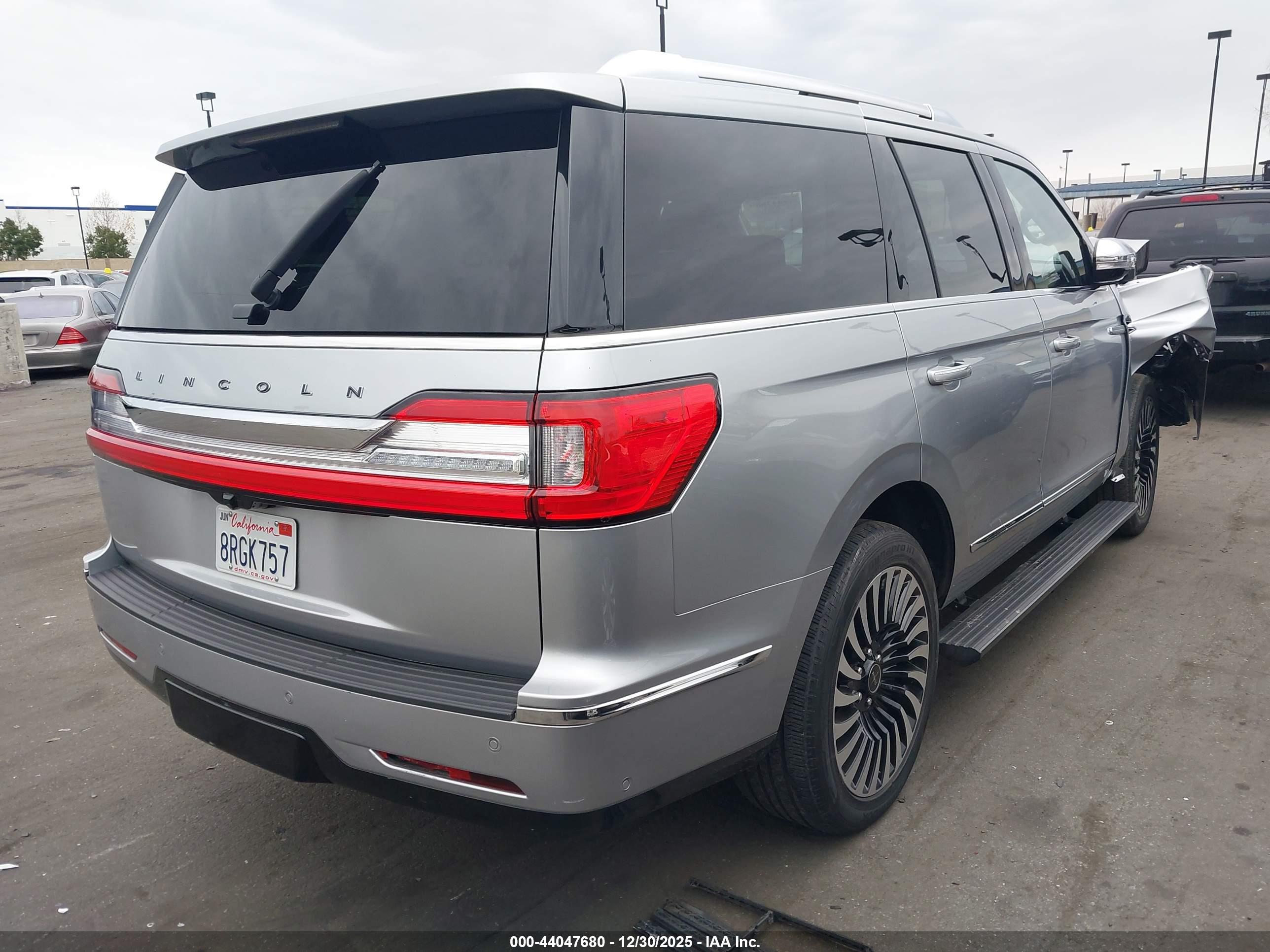 LINCOLN NAVIGATOR image 4