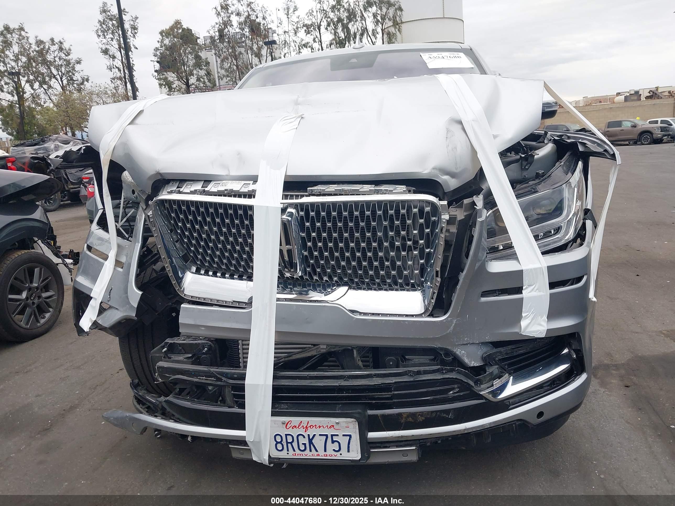 LINCOLN NAVIGATOR image 6