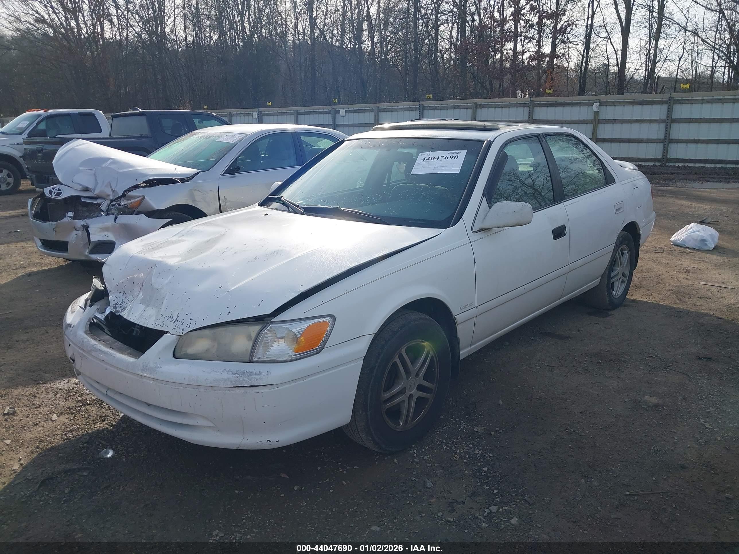 TOYOTA CAMRY image 2