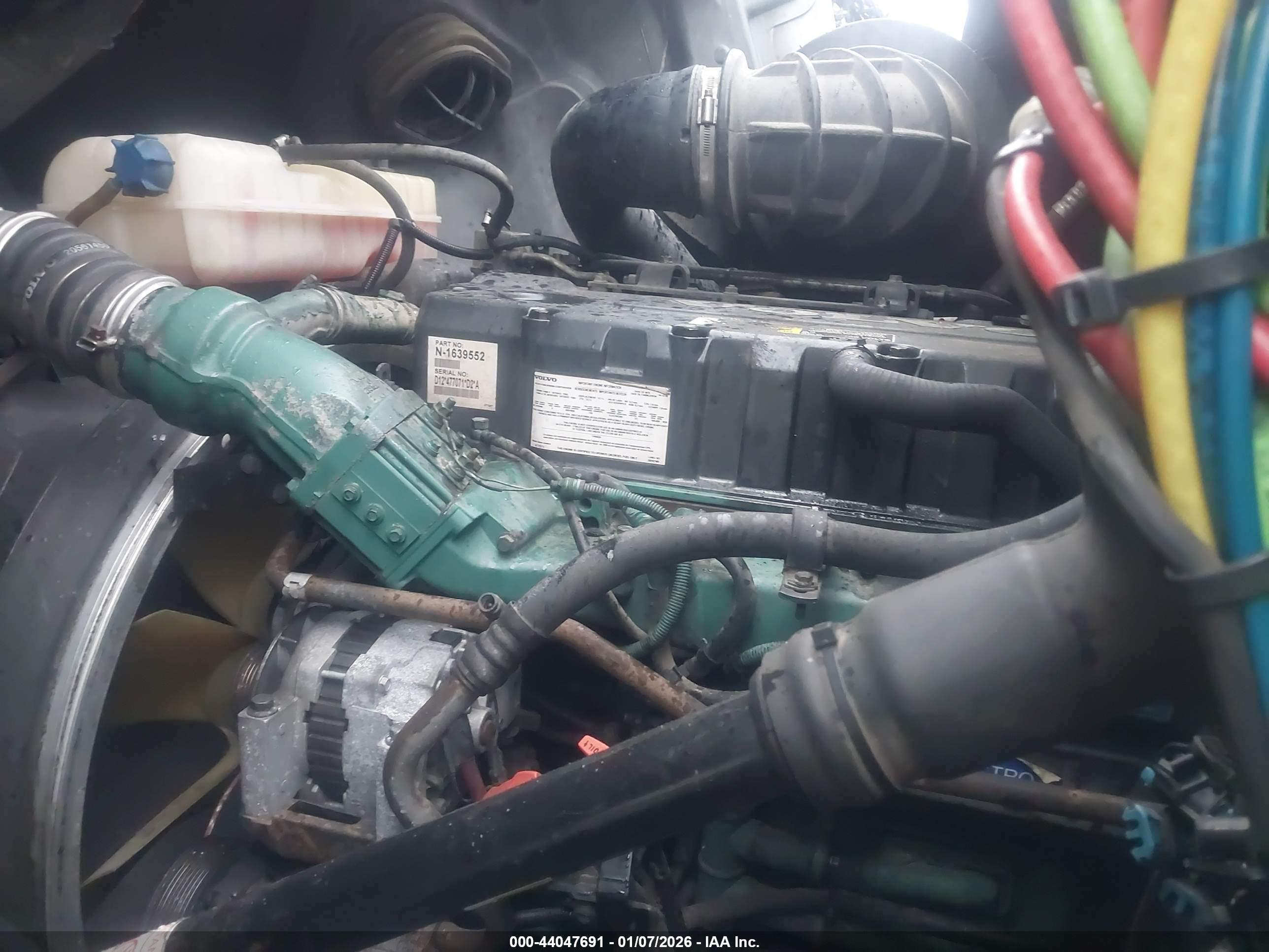 VOLVO VN image 10