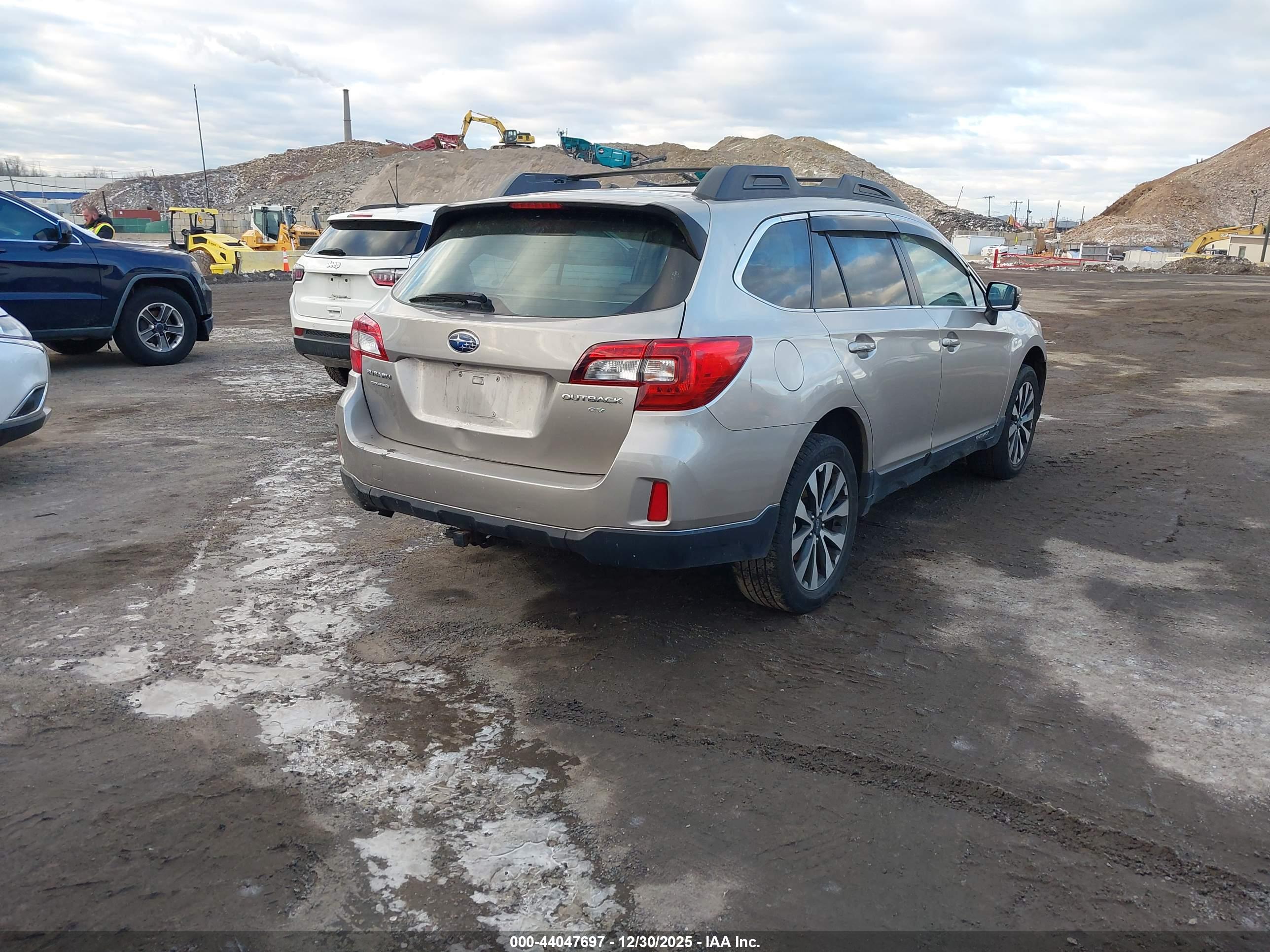 SUBARU OUTBACK image 4