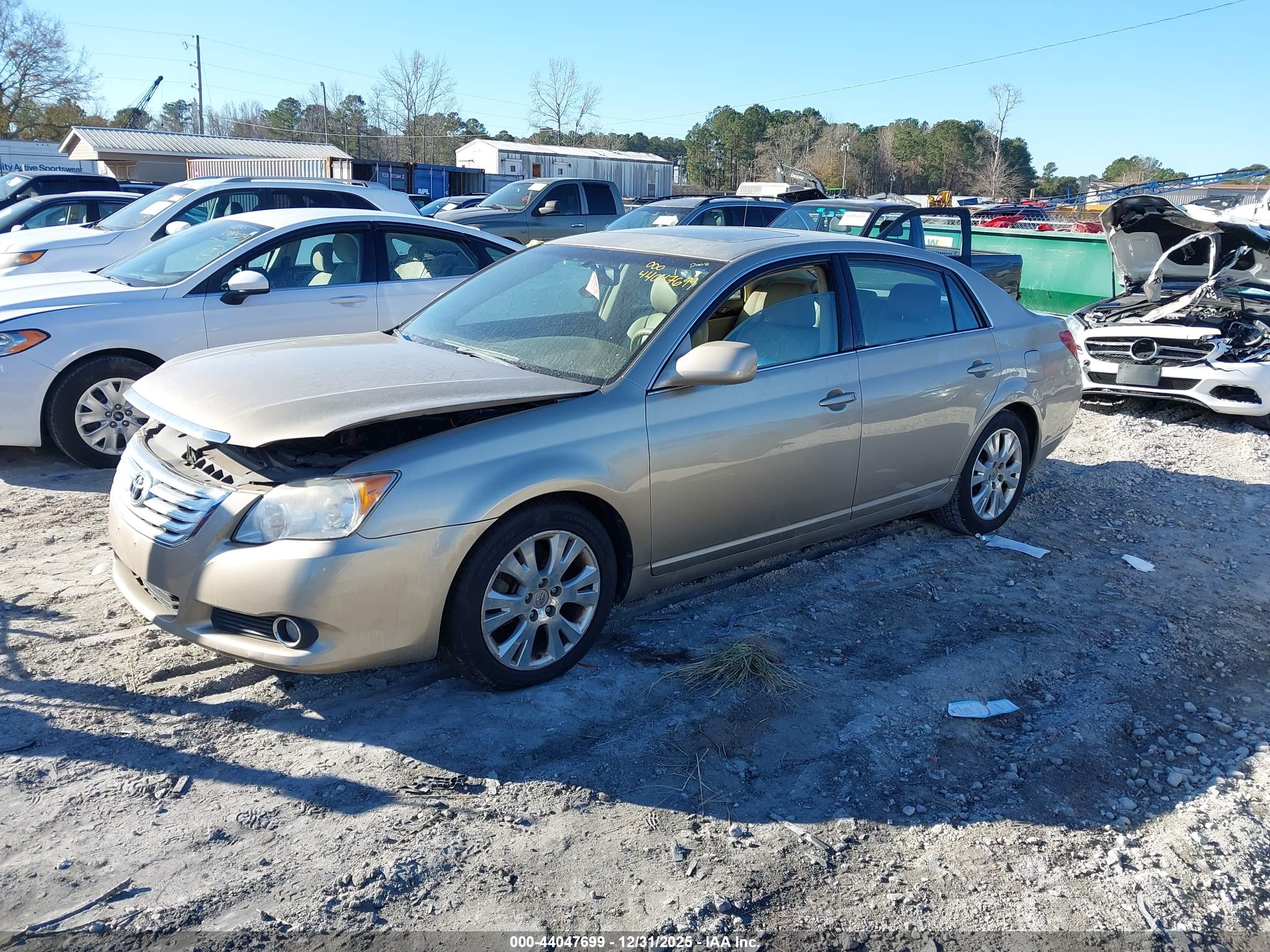 TOYOTA AVALON image 2