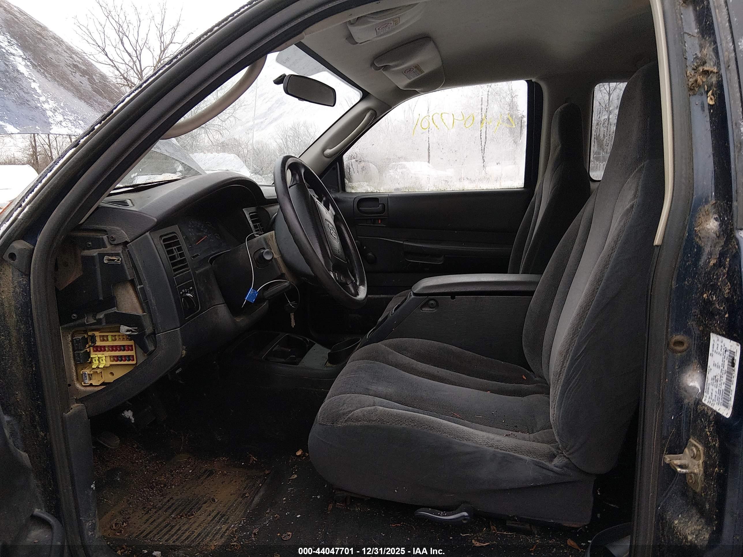 DODGE DAKOTA image 5