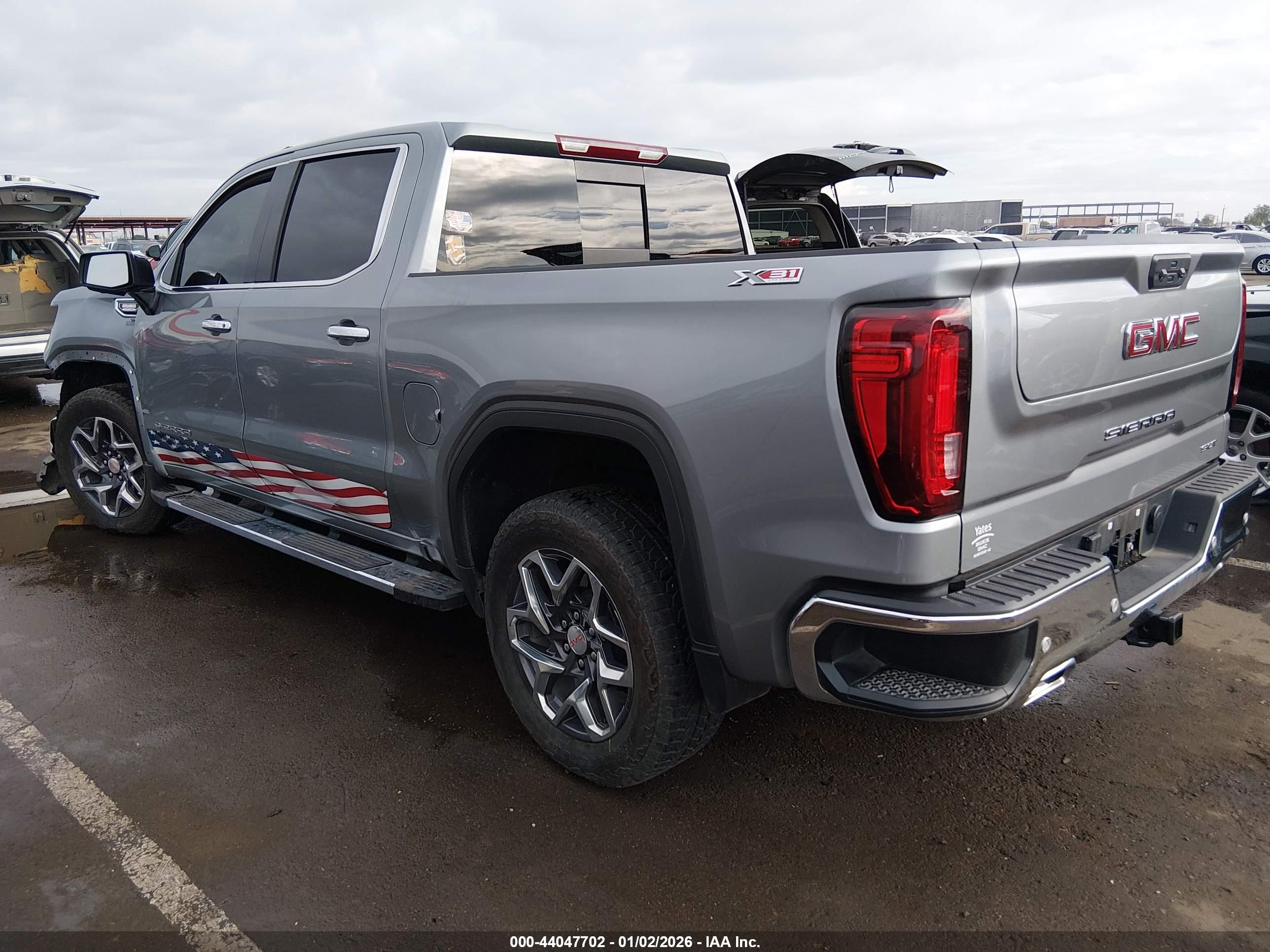 GMC SIERRA image 3