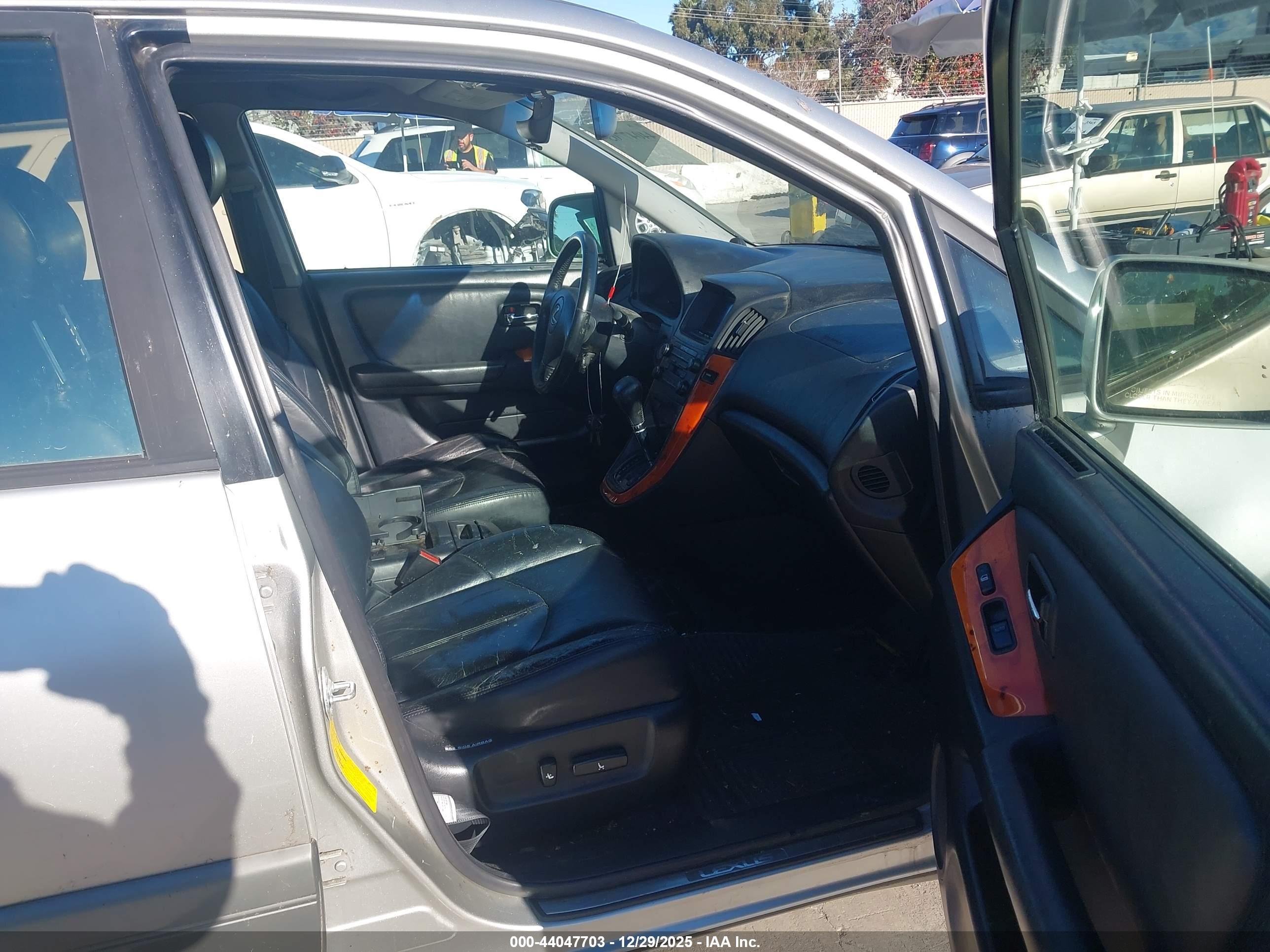 LEXUS RX image 5