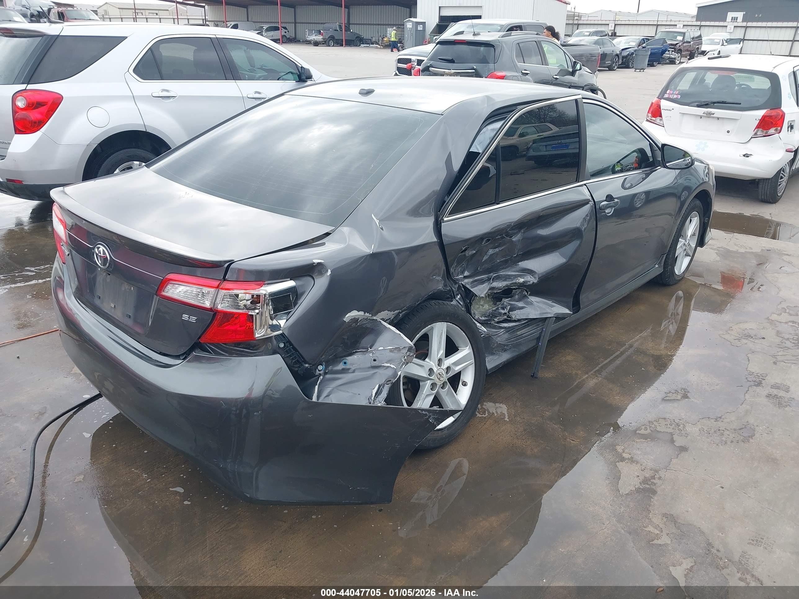 TOYOTA CAMRY image 4
