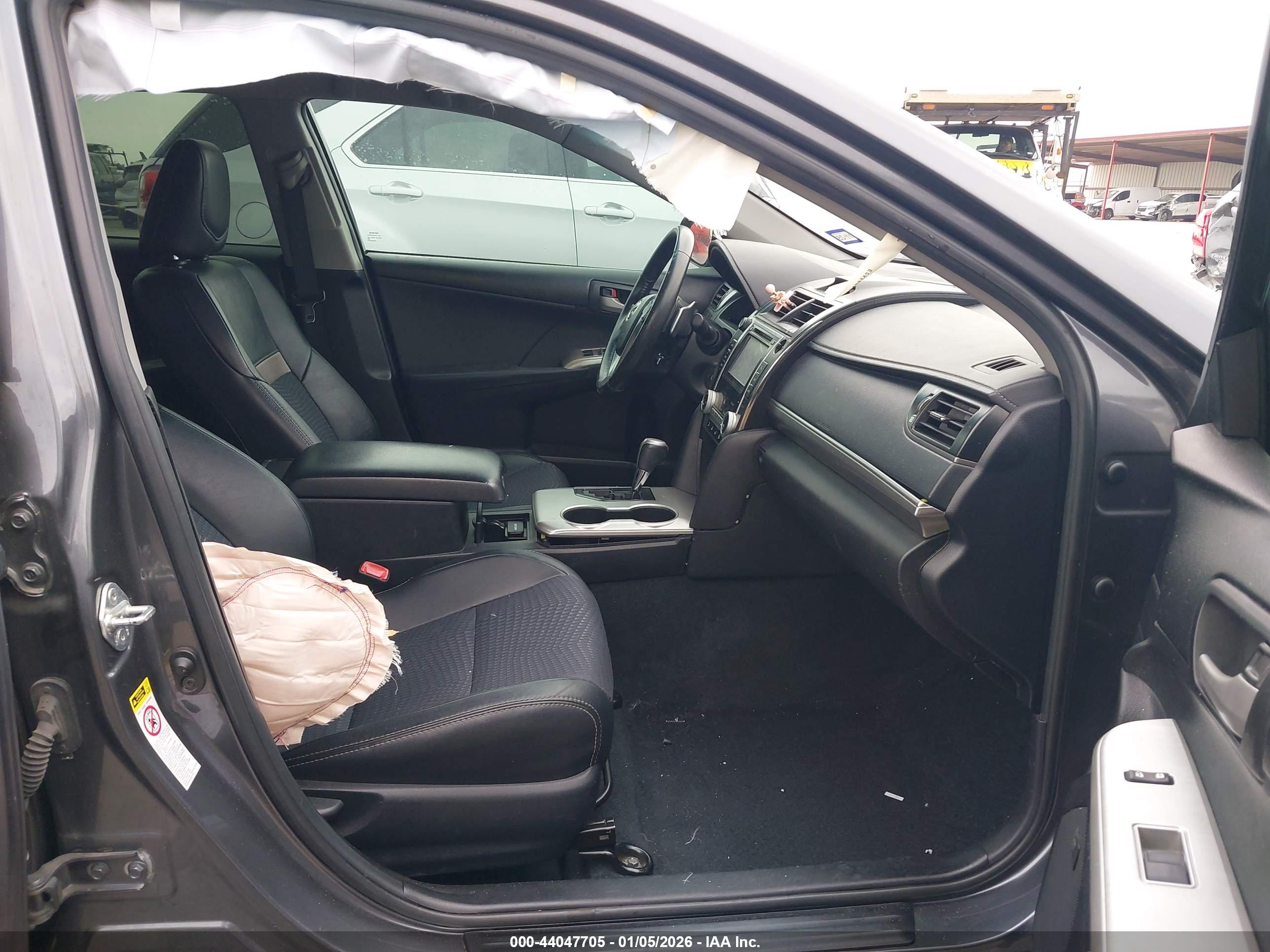 TOYOTA CAMRY image 5