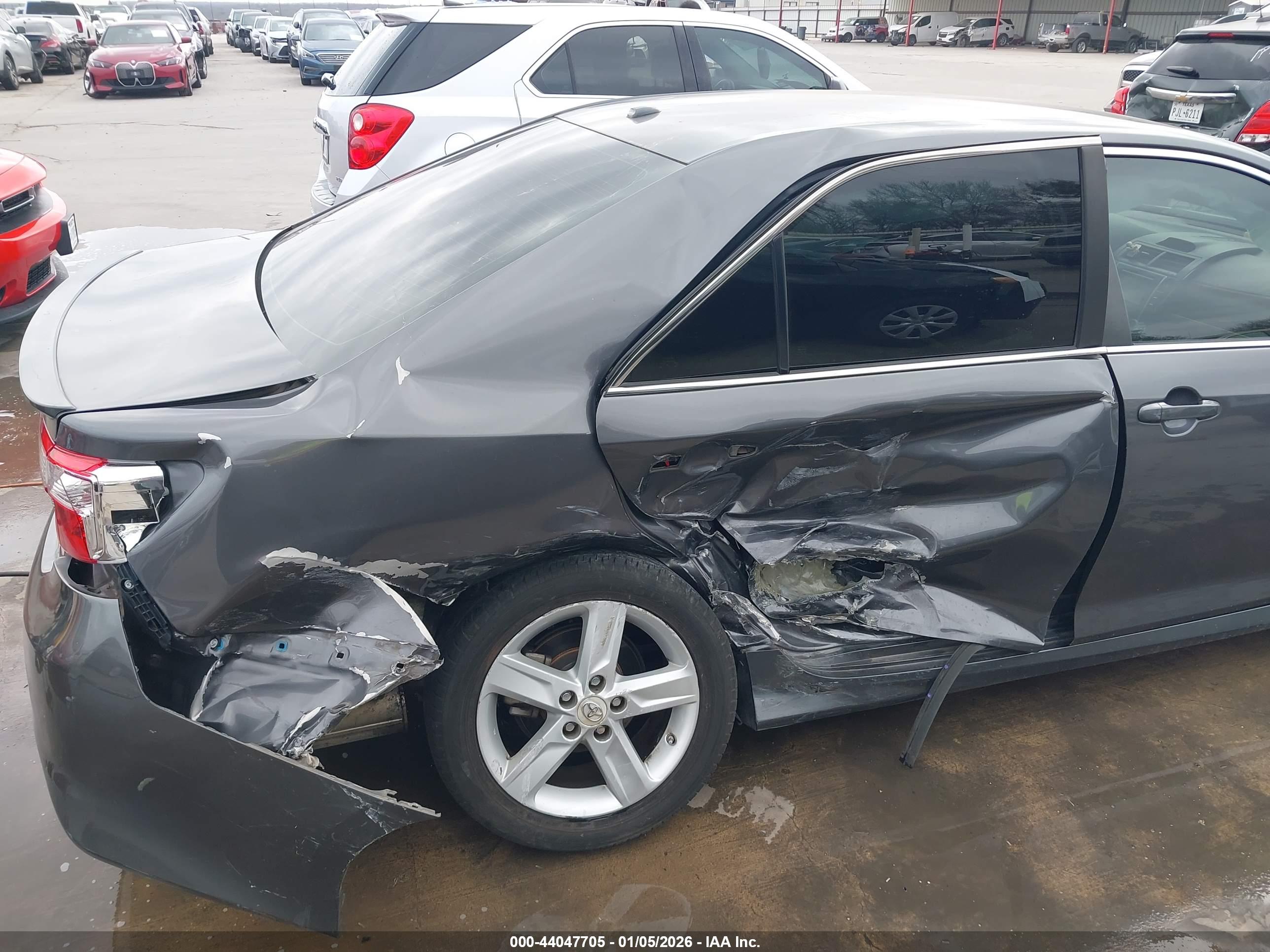 TOYOTA CAMRY image 6