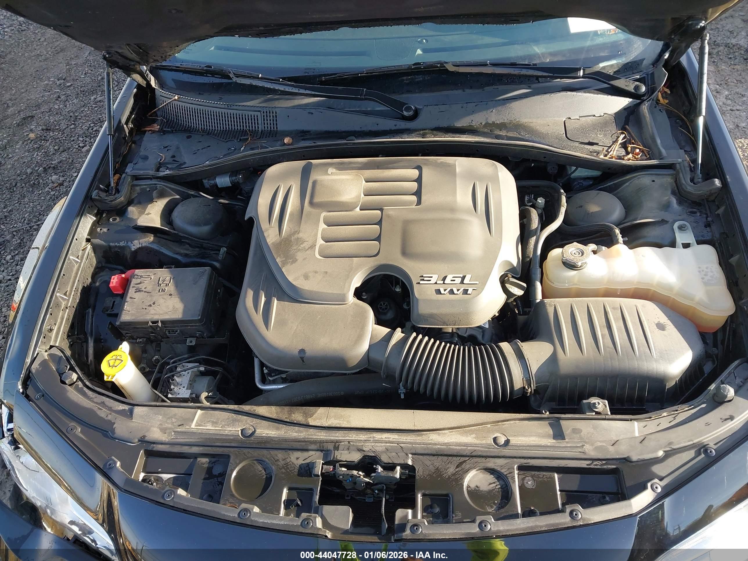 CHRYSLER 300 image 10