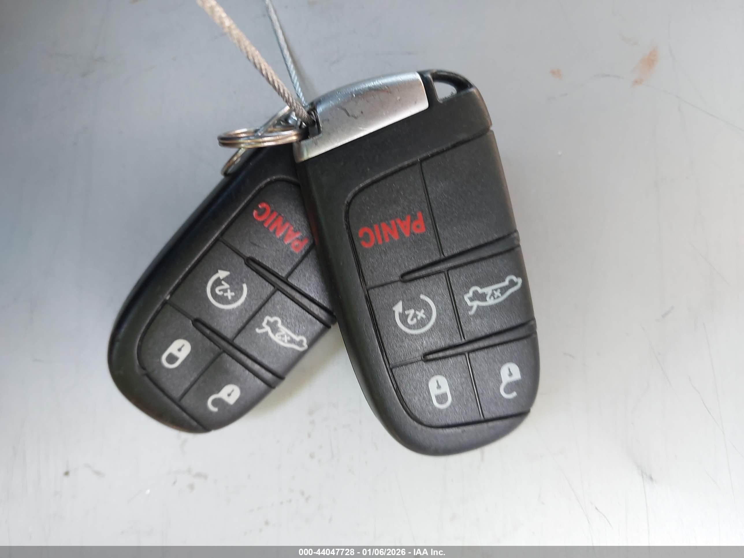 CHRYSLER 300 image 11