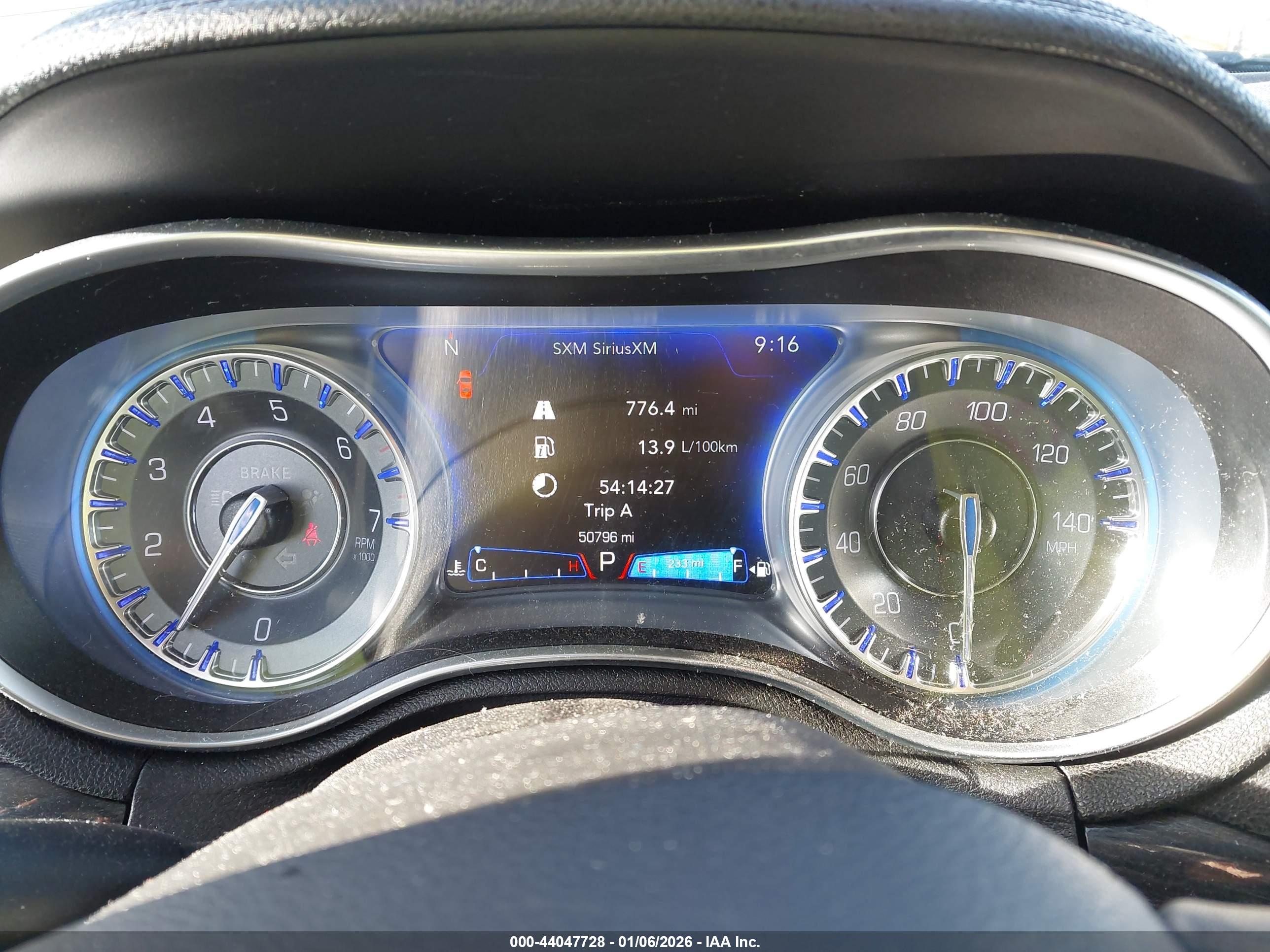CHRYSLER 300 image 7