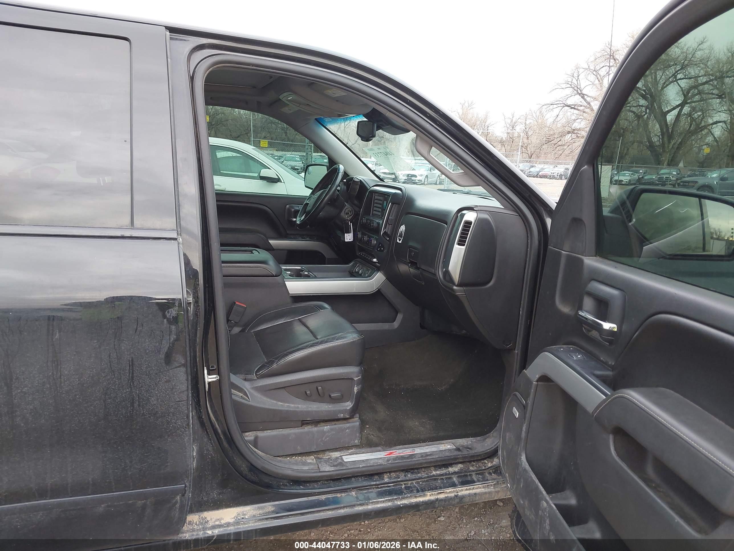 CHEVROLET SILVERADO image 5