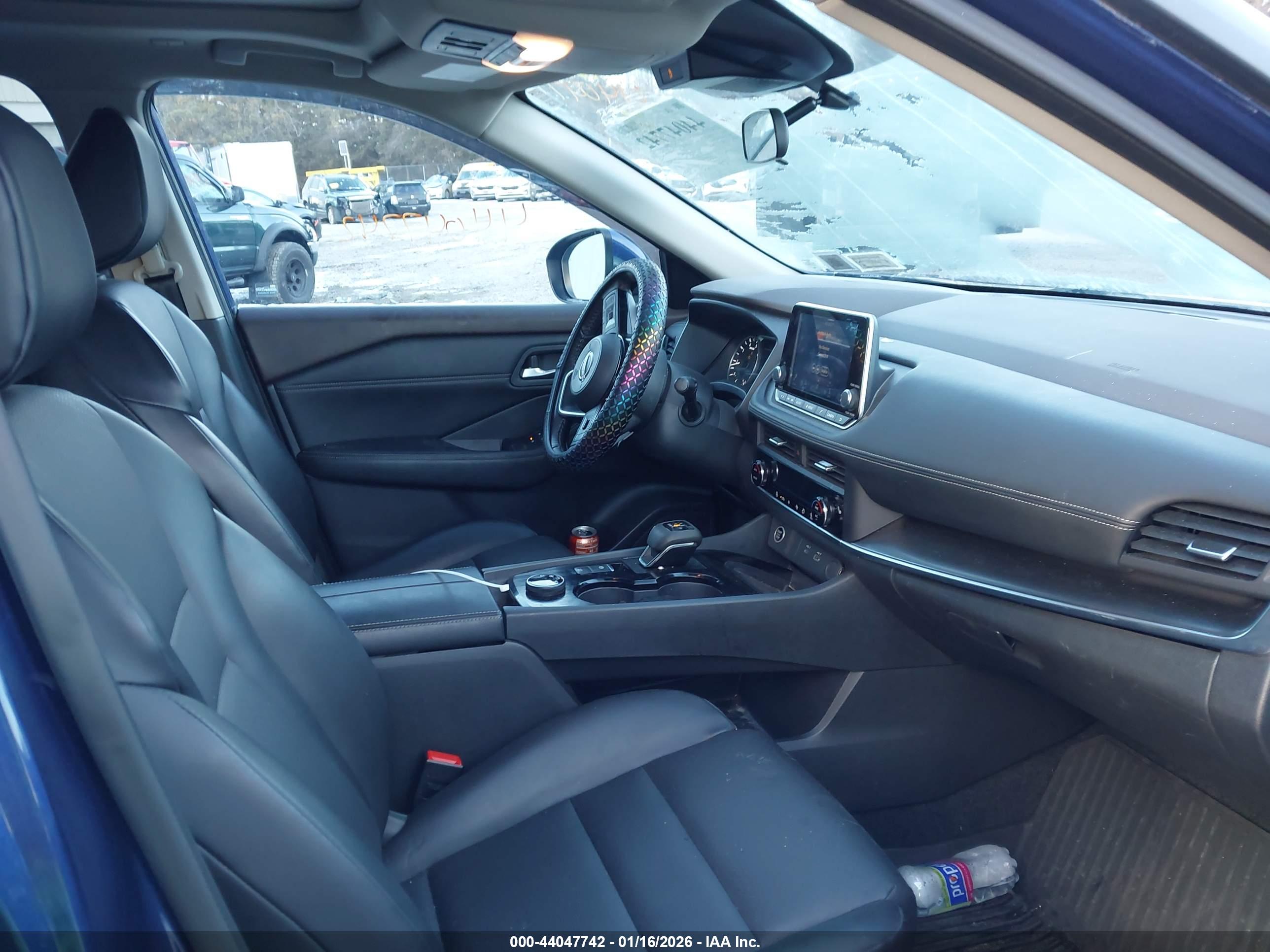 NISSAN ROGUE image 5