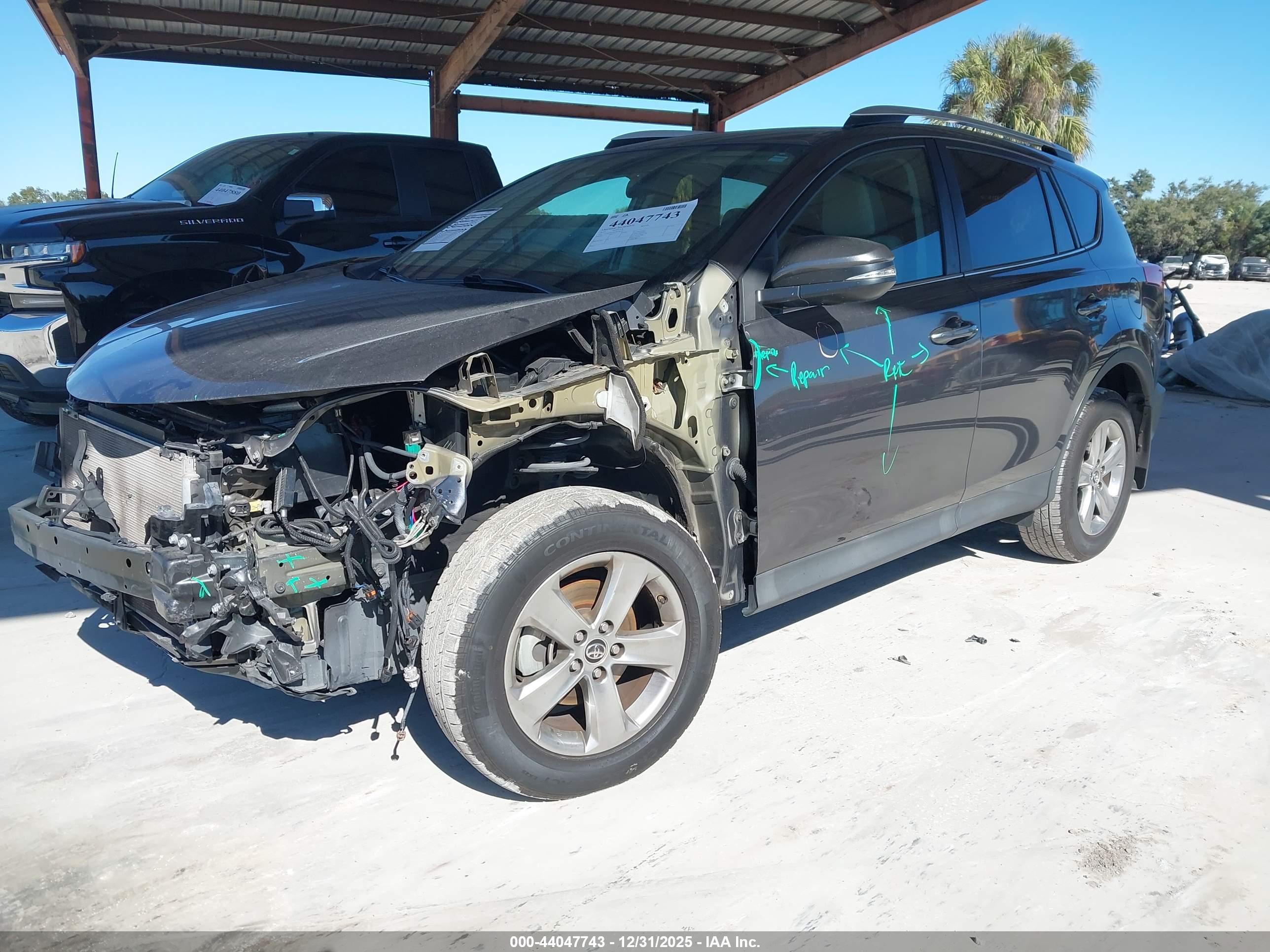 TOYOTA RAV4 image 2