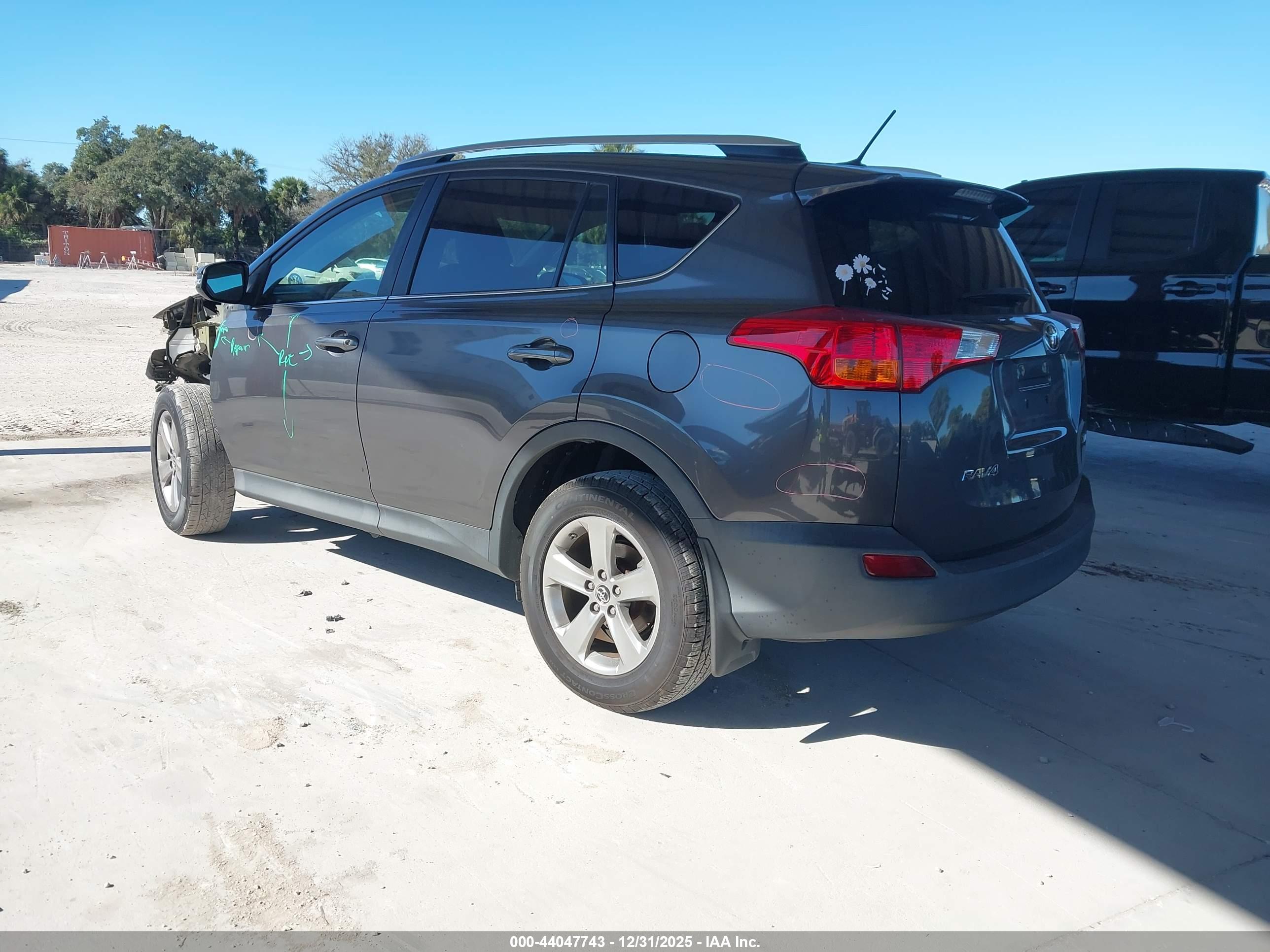 TOYOTA RAV4 image 3