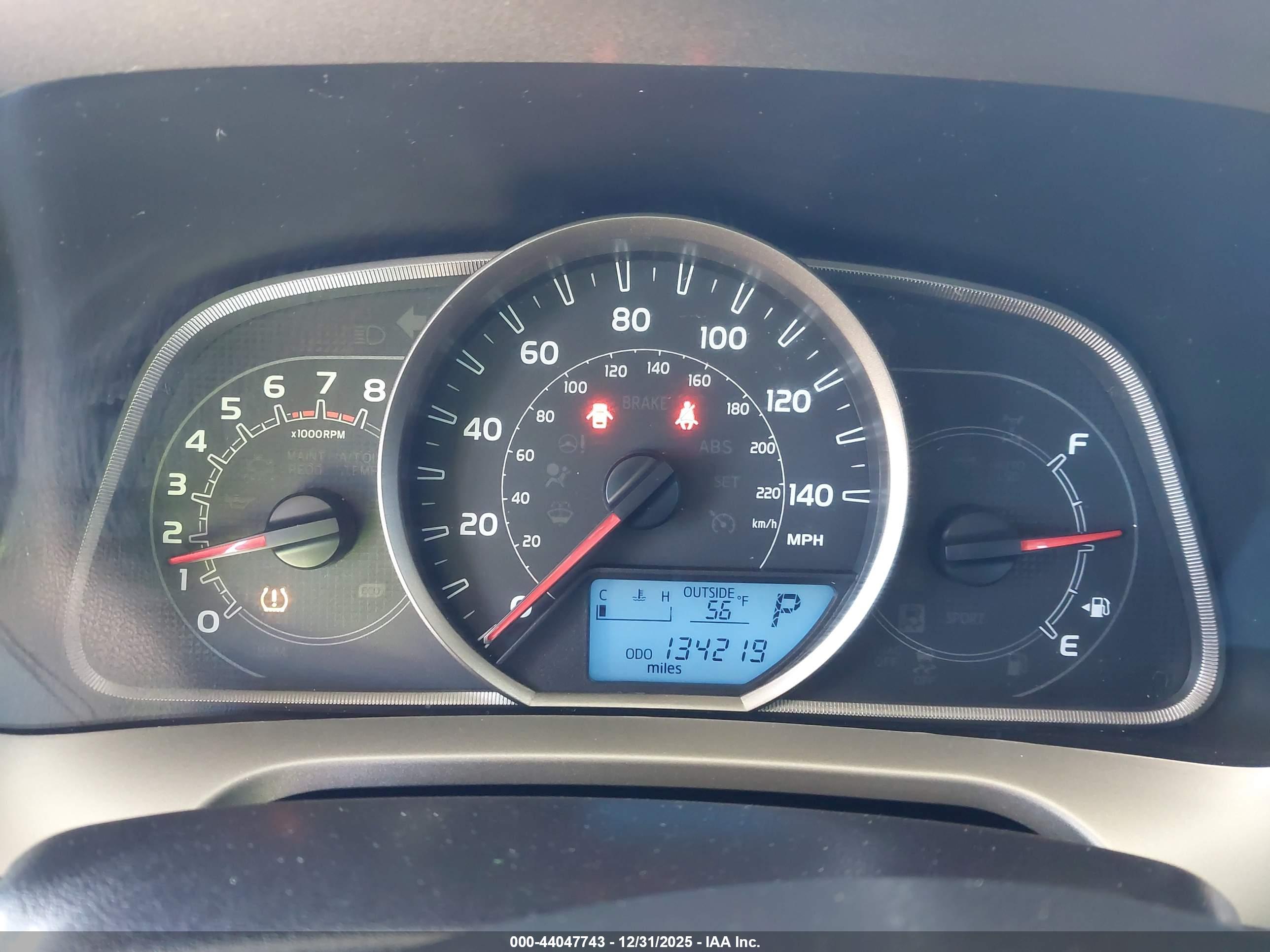TOYOTA RAV4 image 7