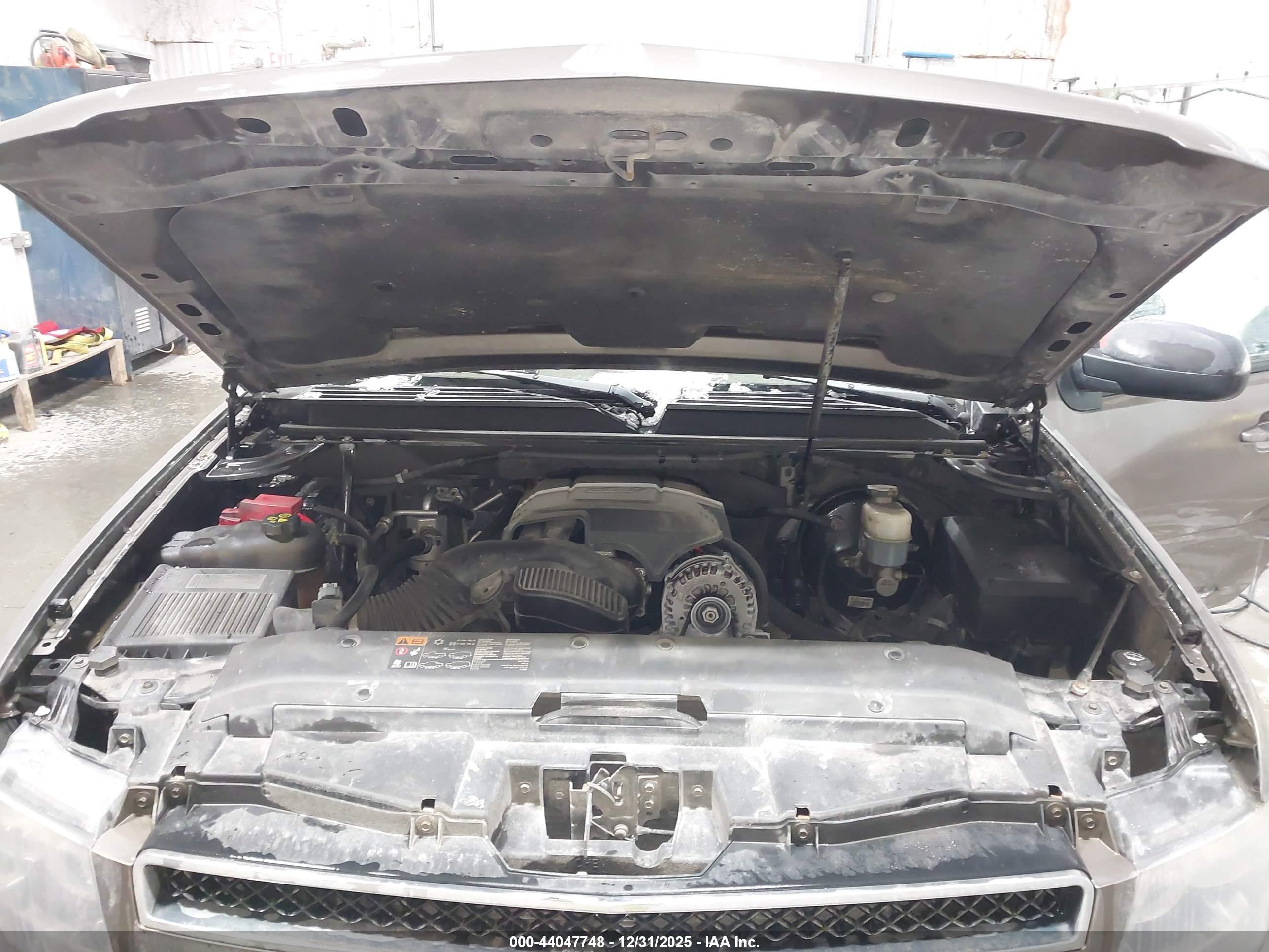 CHEVROLET SUBURBAN image 10