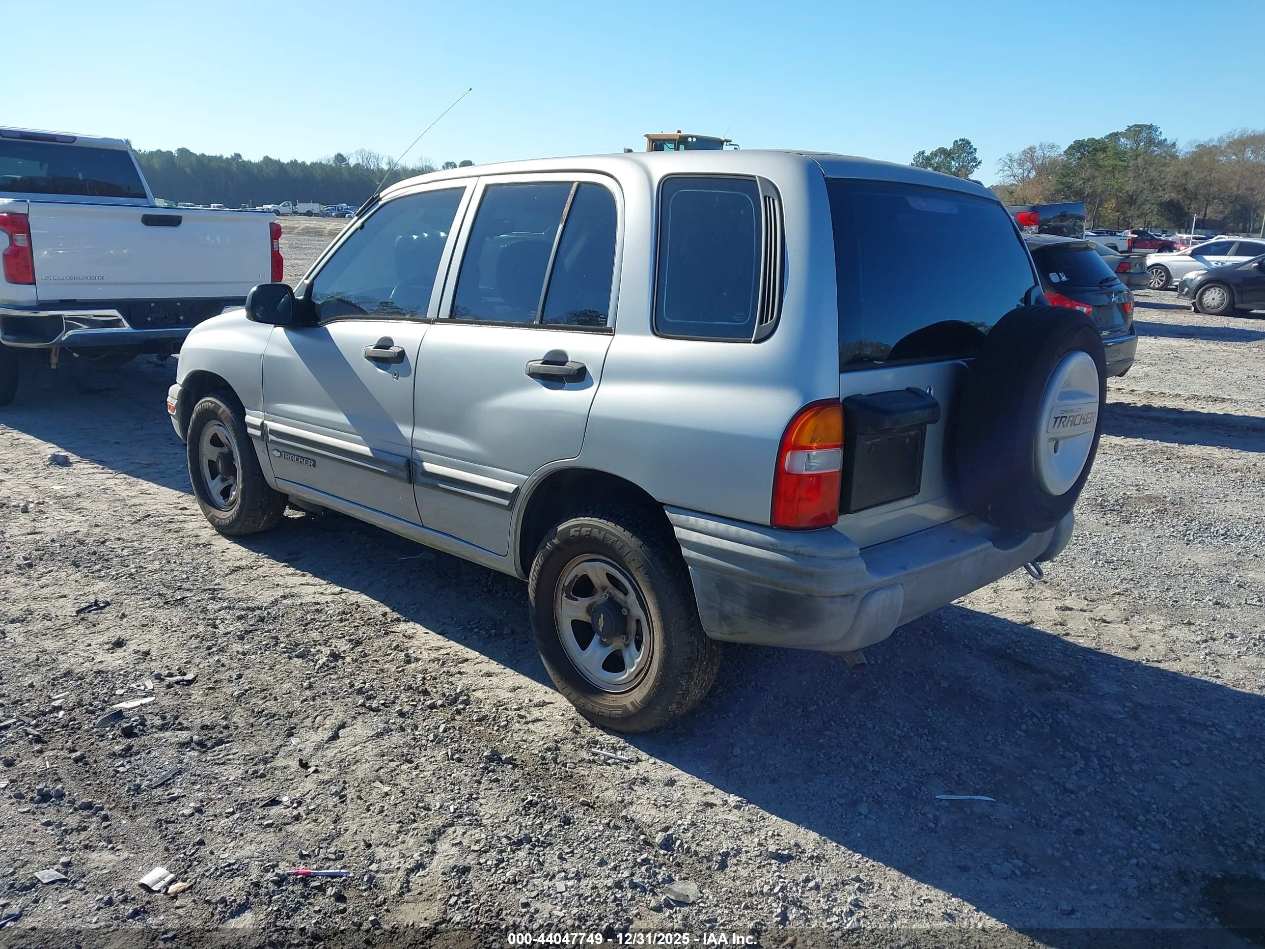 CHEVROLET TRACKER image 3