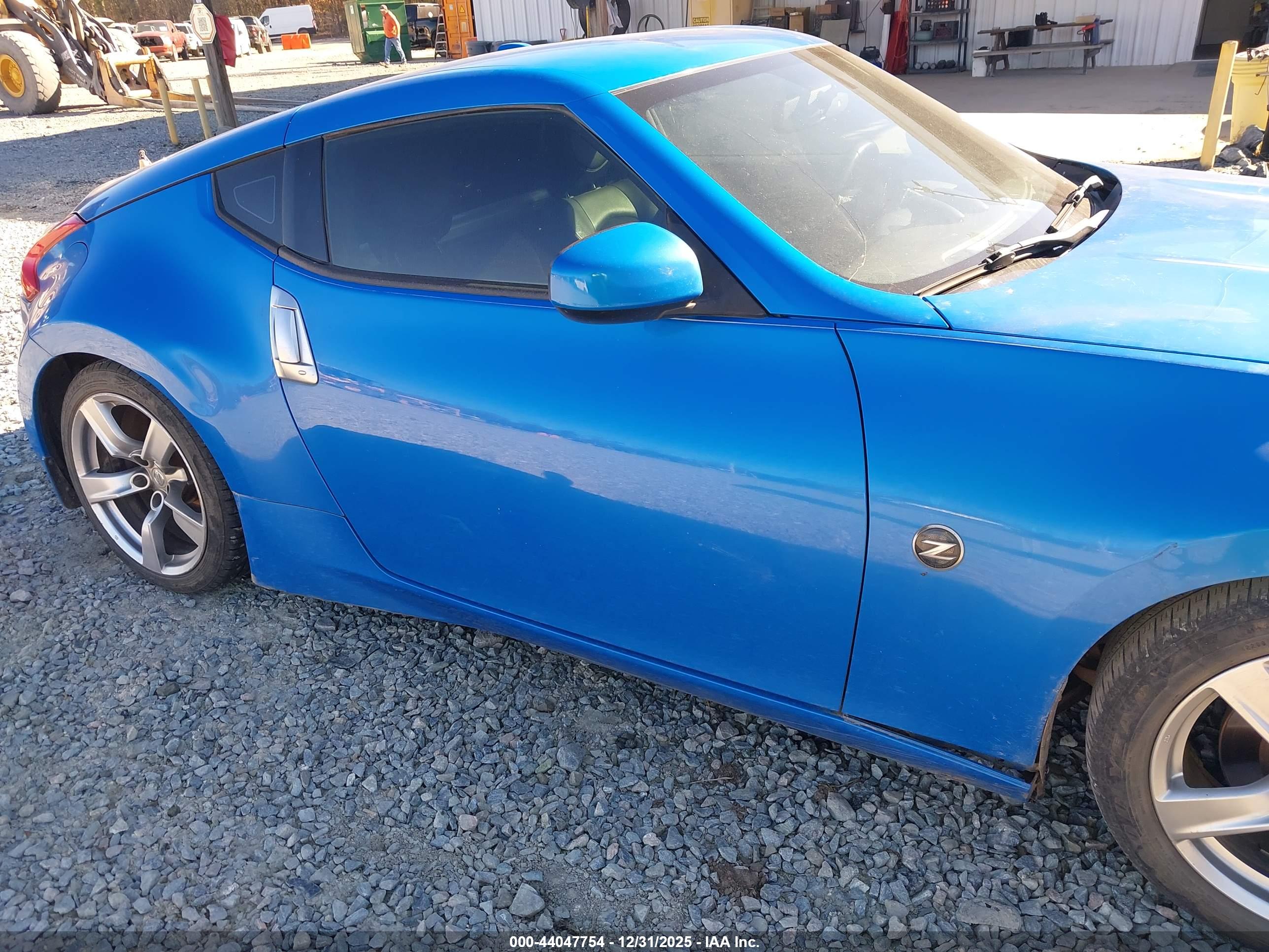 NISSAN 370Z image 6