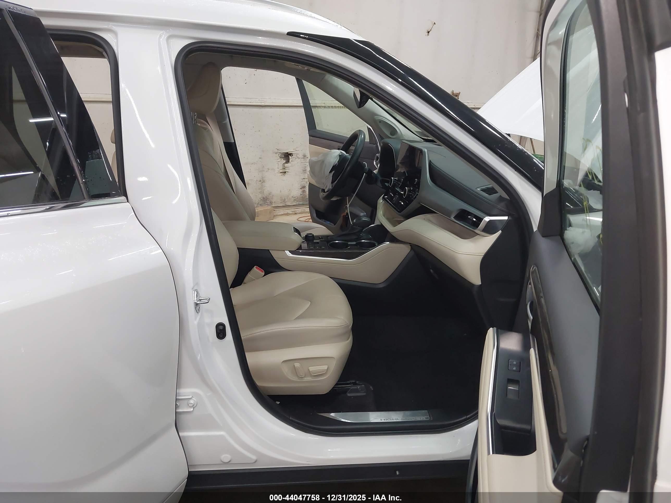 TOYOTA HIGHLANDER image 5