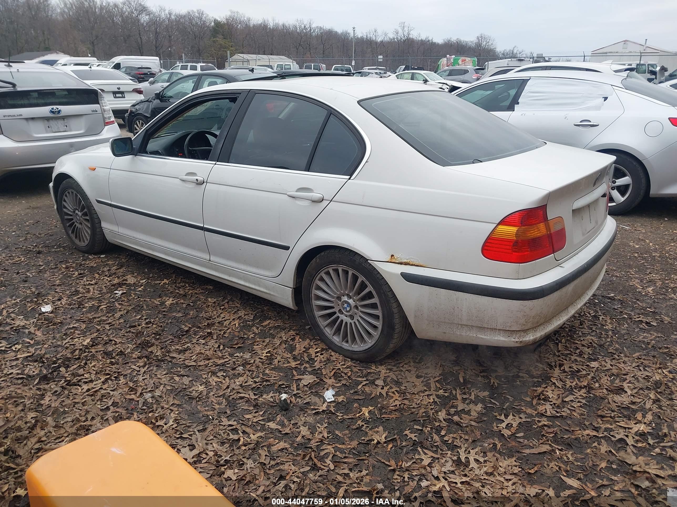 BMW 330I image 3