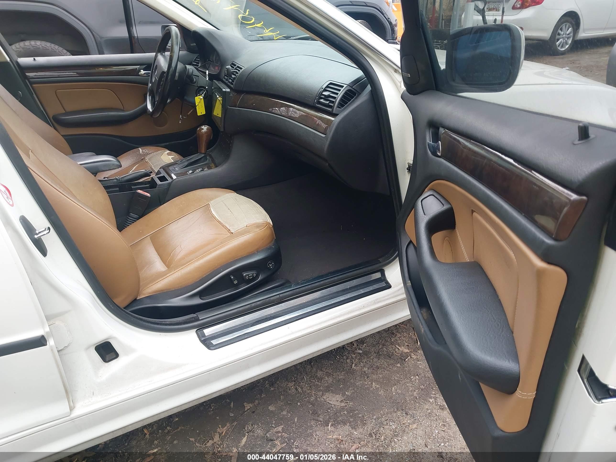 BMW 330I image 5