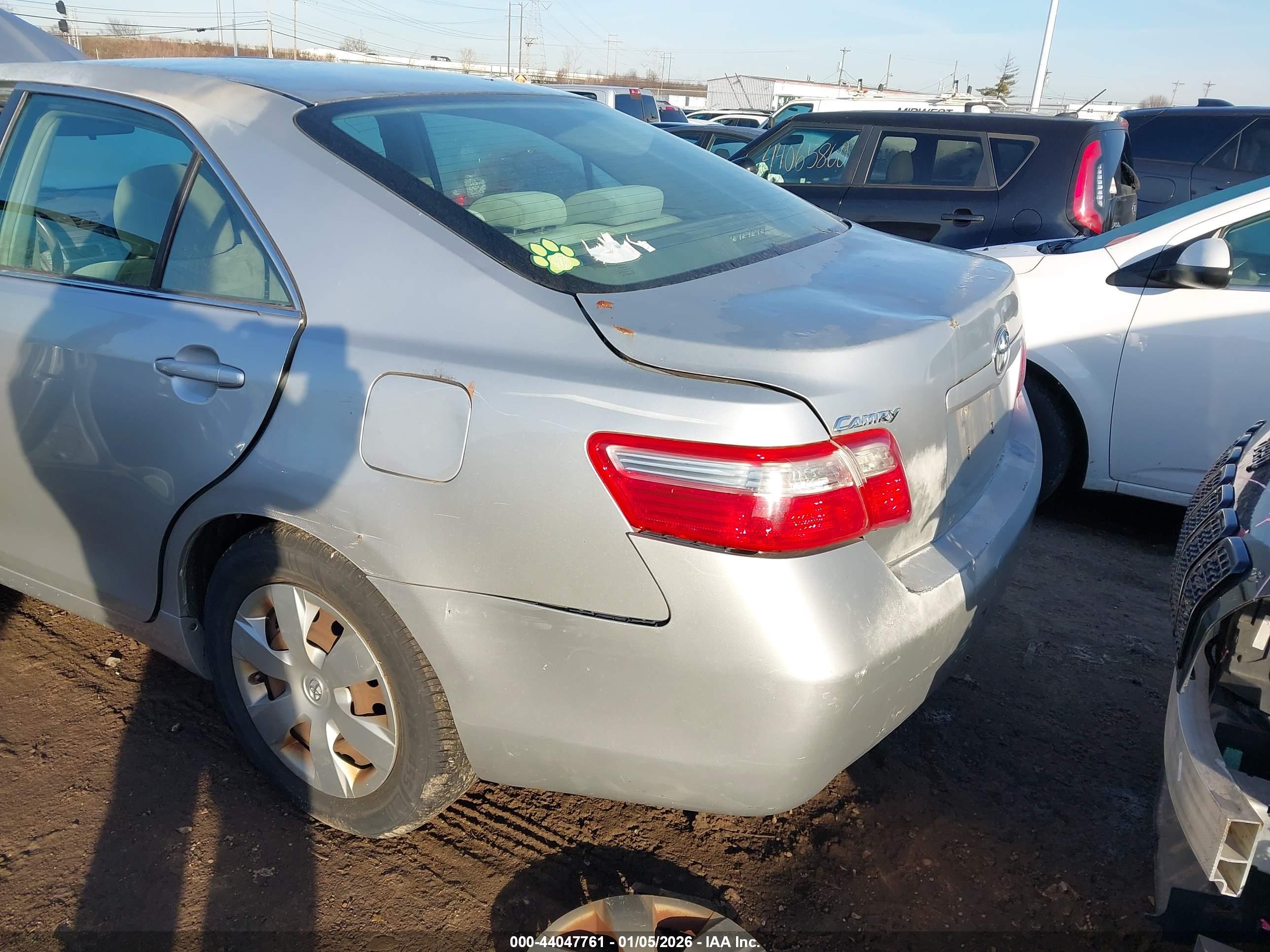 TOYOTA CAMRY image 6