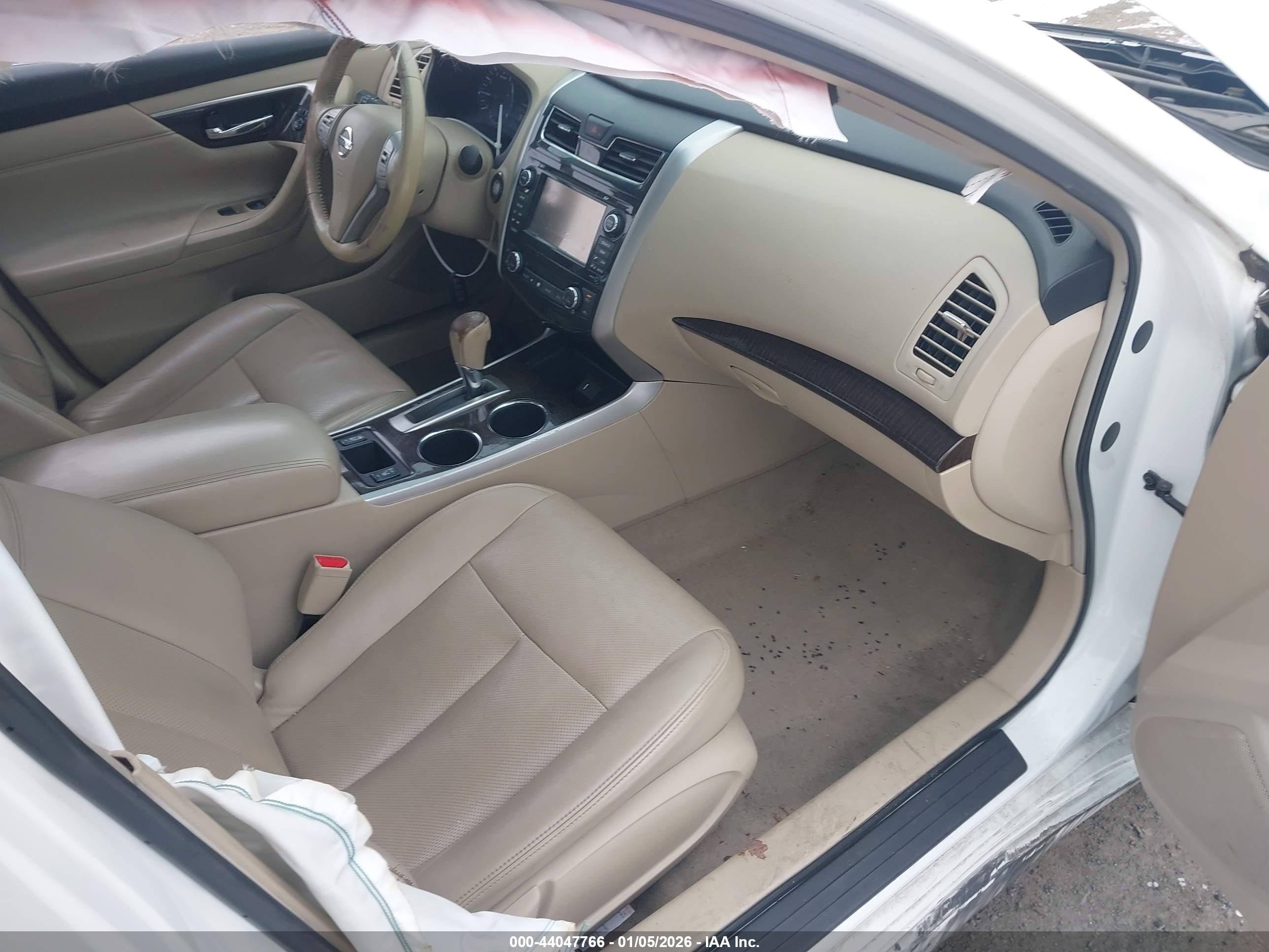 NISSAN ALTIMA image 5