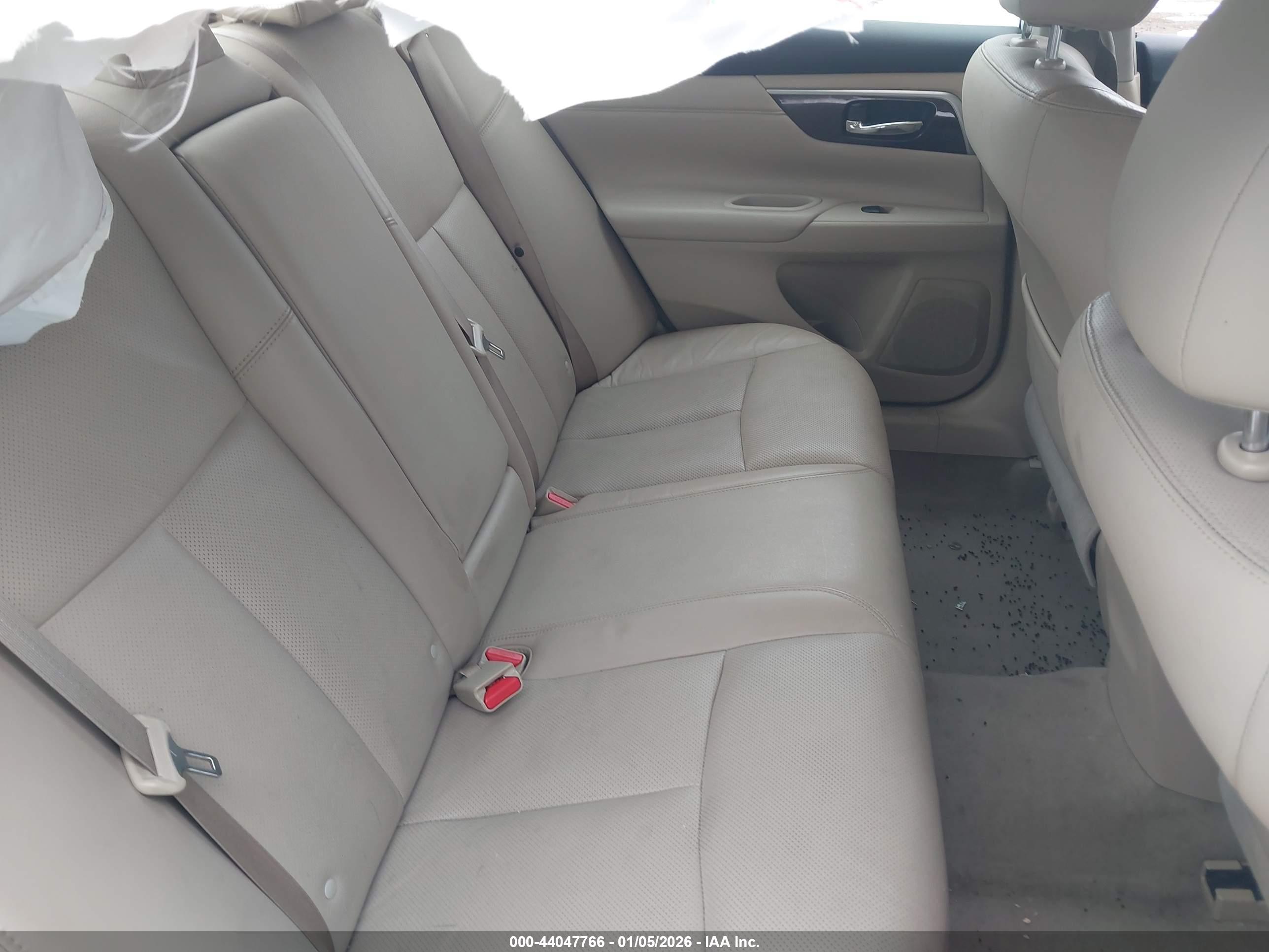 NISSAN ALTIMA image 8