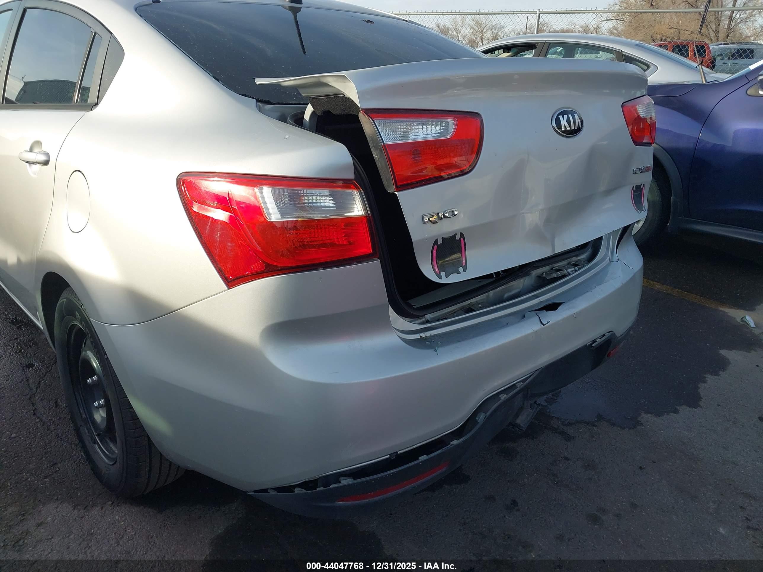 KIA RIO image 6