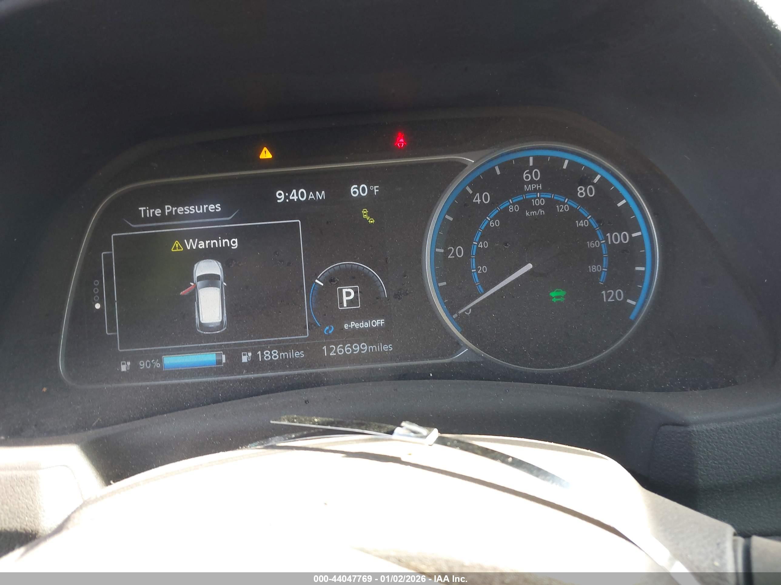 NISSAN LEAF image 7