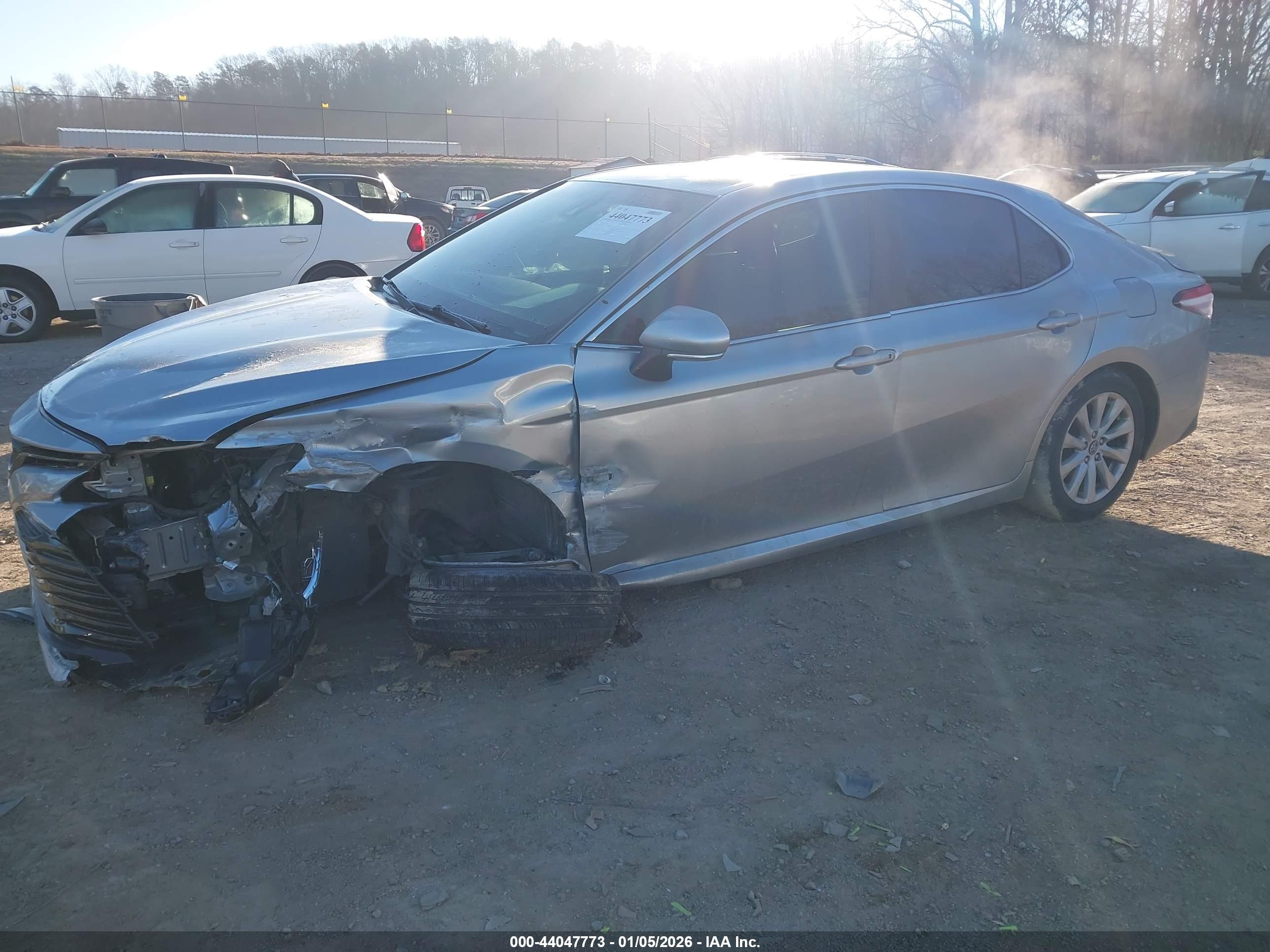 TOYOTA CAMRY image 2