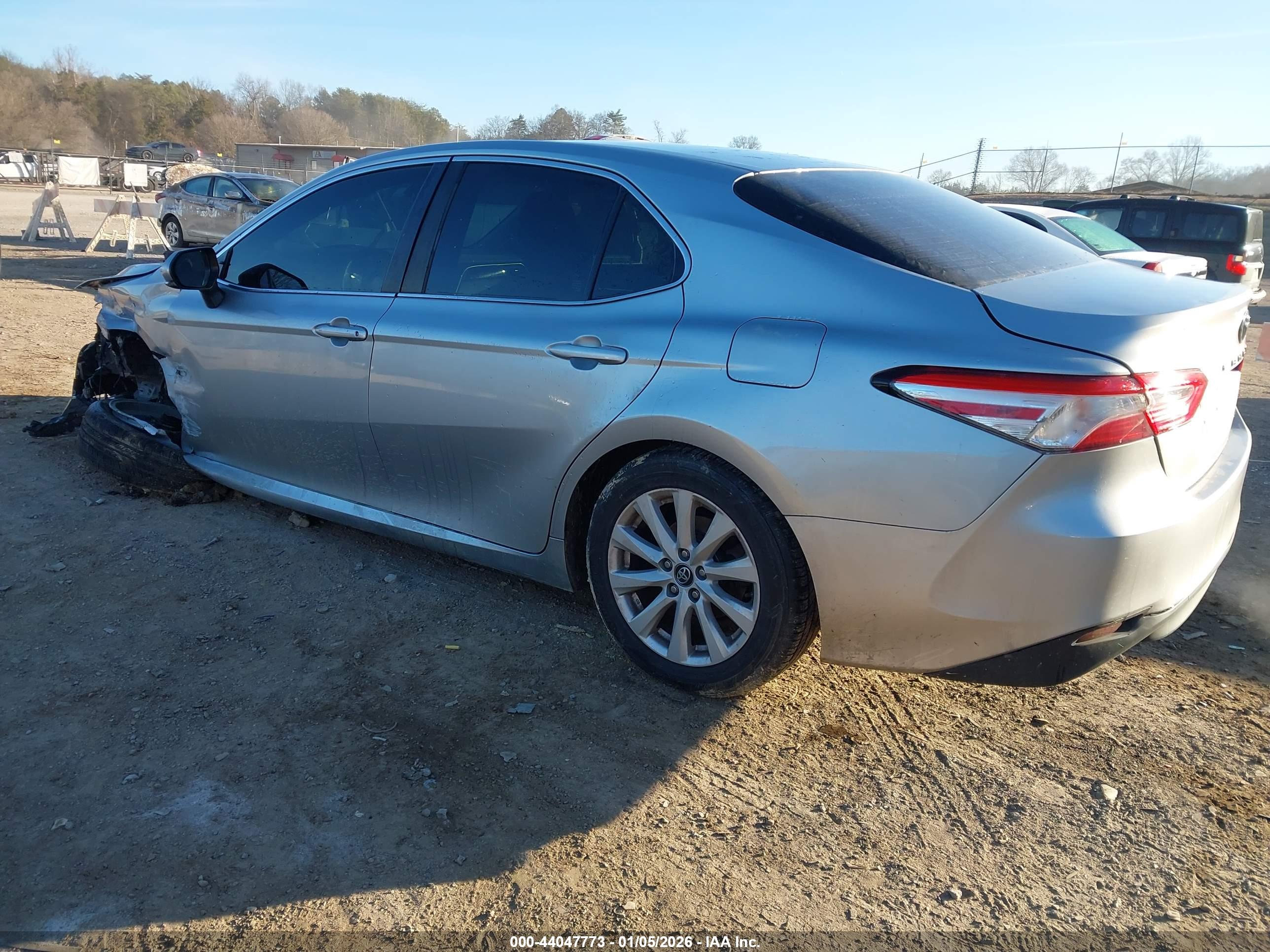 TOYOTA CAMRY image 3