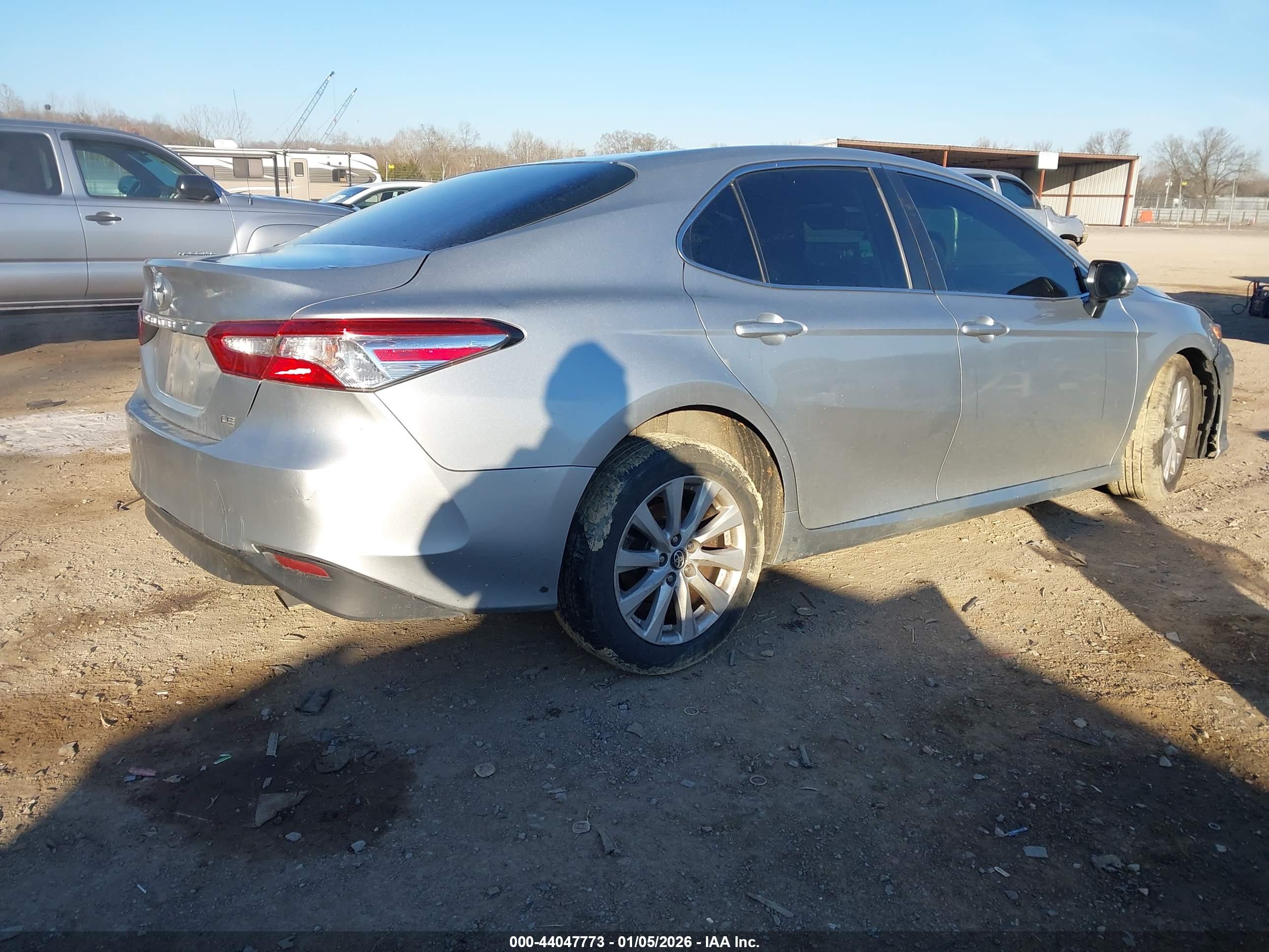 TOYOTA CAMRY image 4