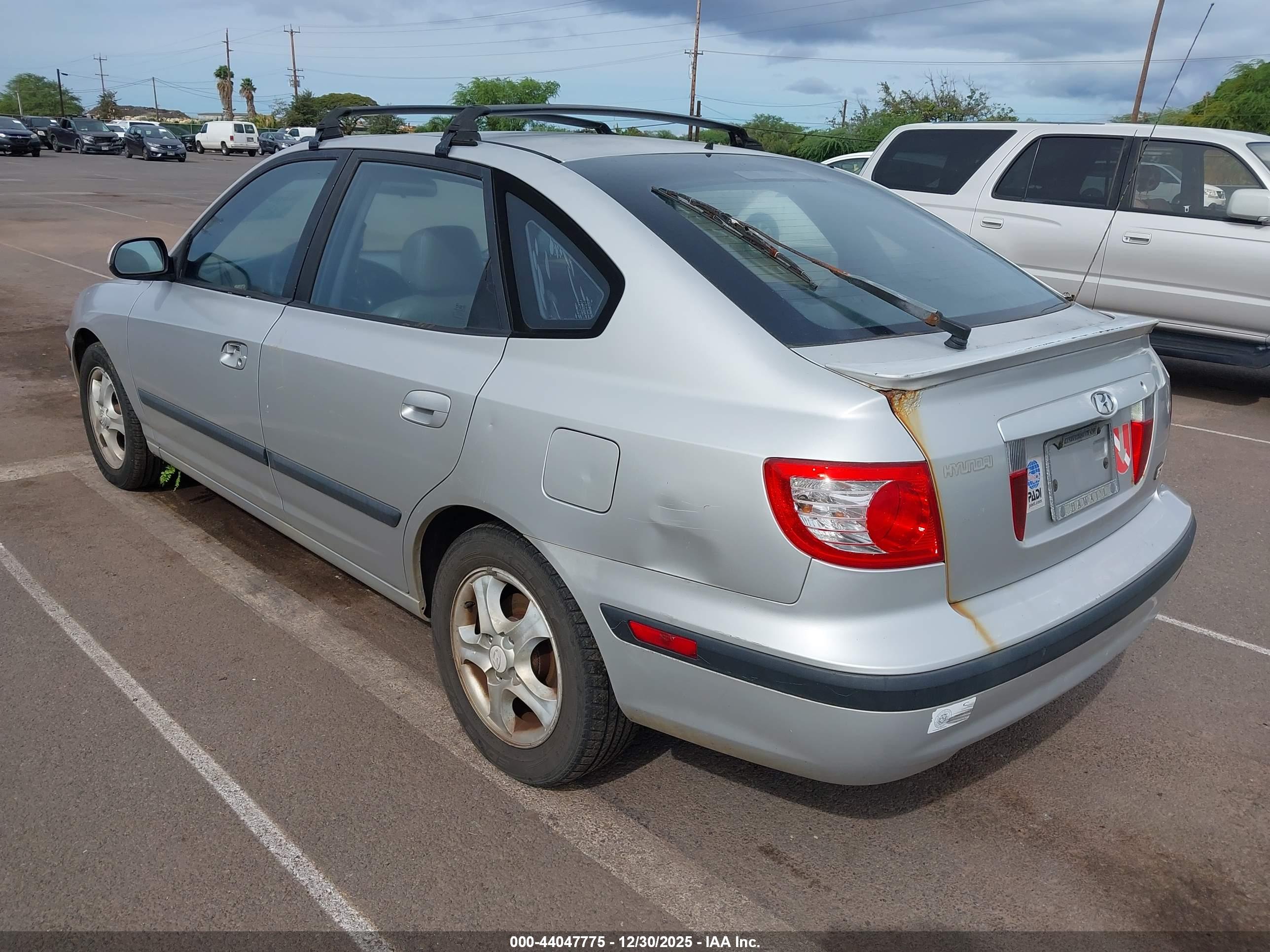 HYUNDAI ELANTRA image 3