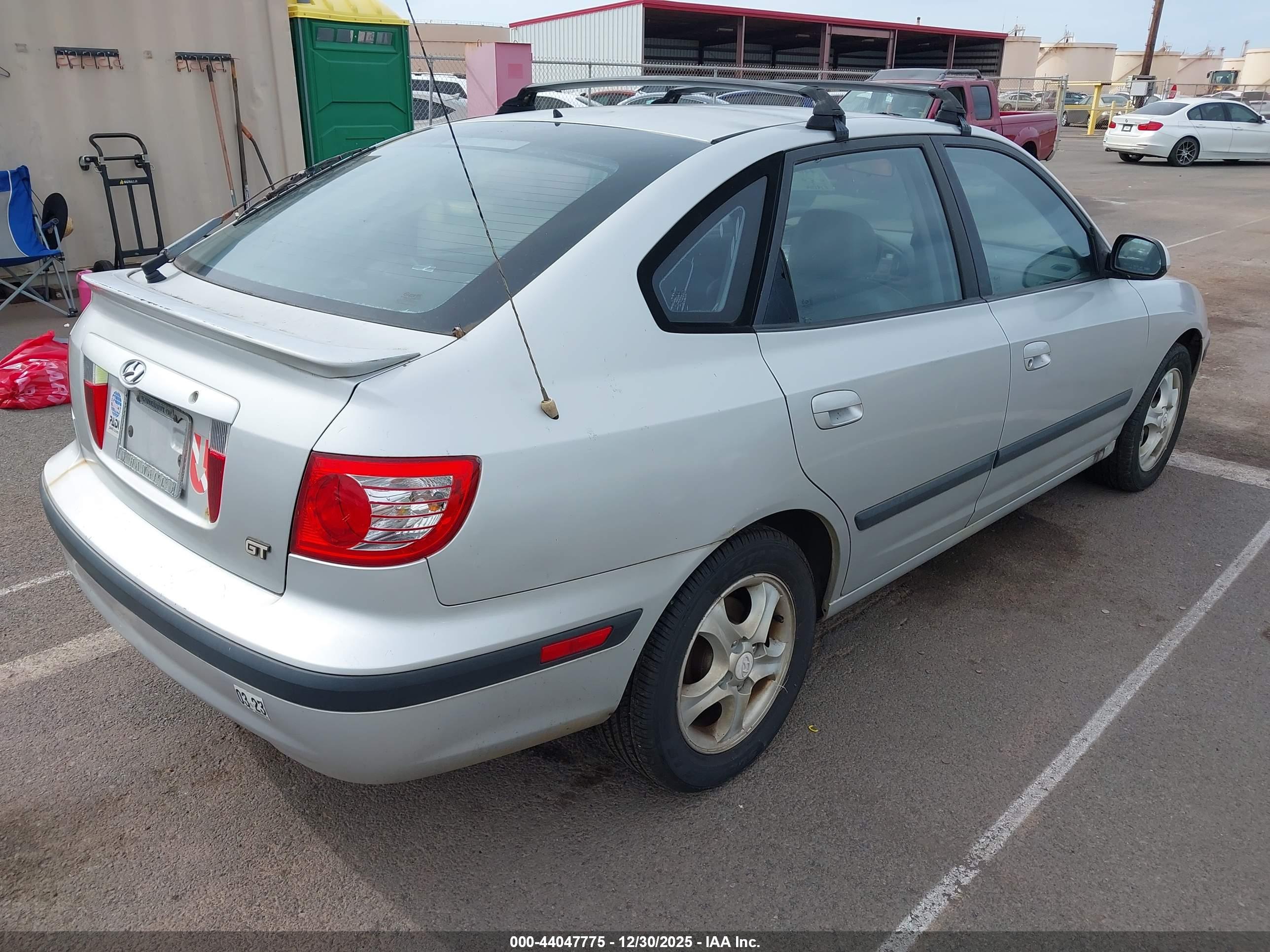HYUNDAI ELANTRA image 4