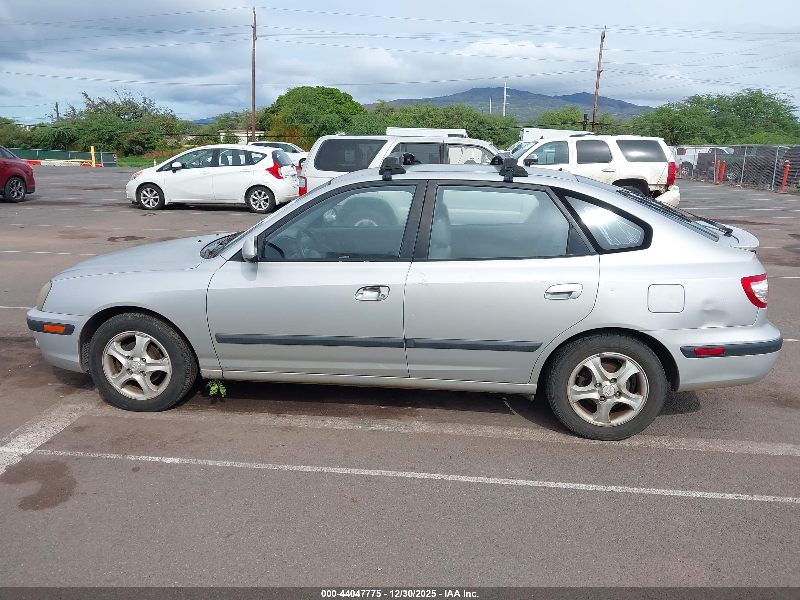 HYUNDAI ELANTRA image 6