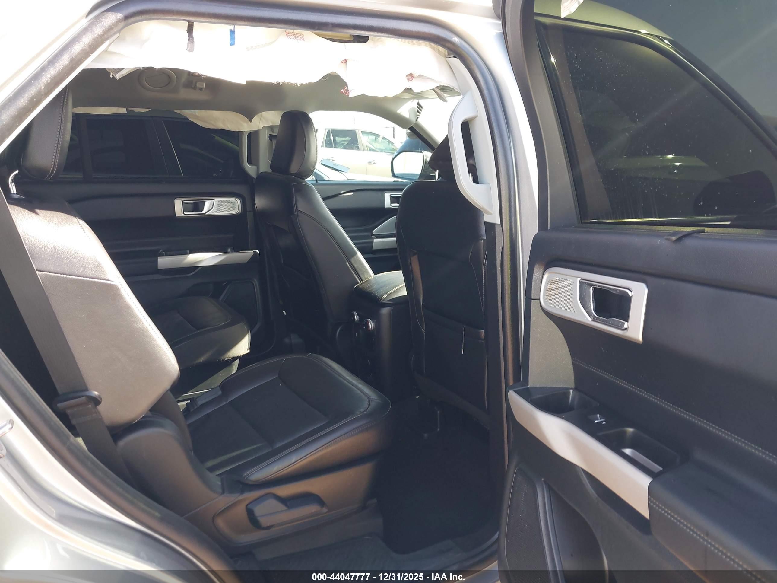 FORD EXPLORER image 8
