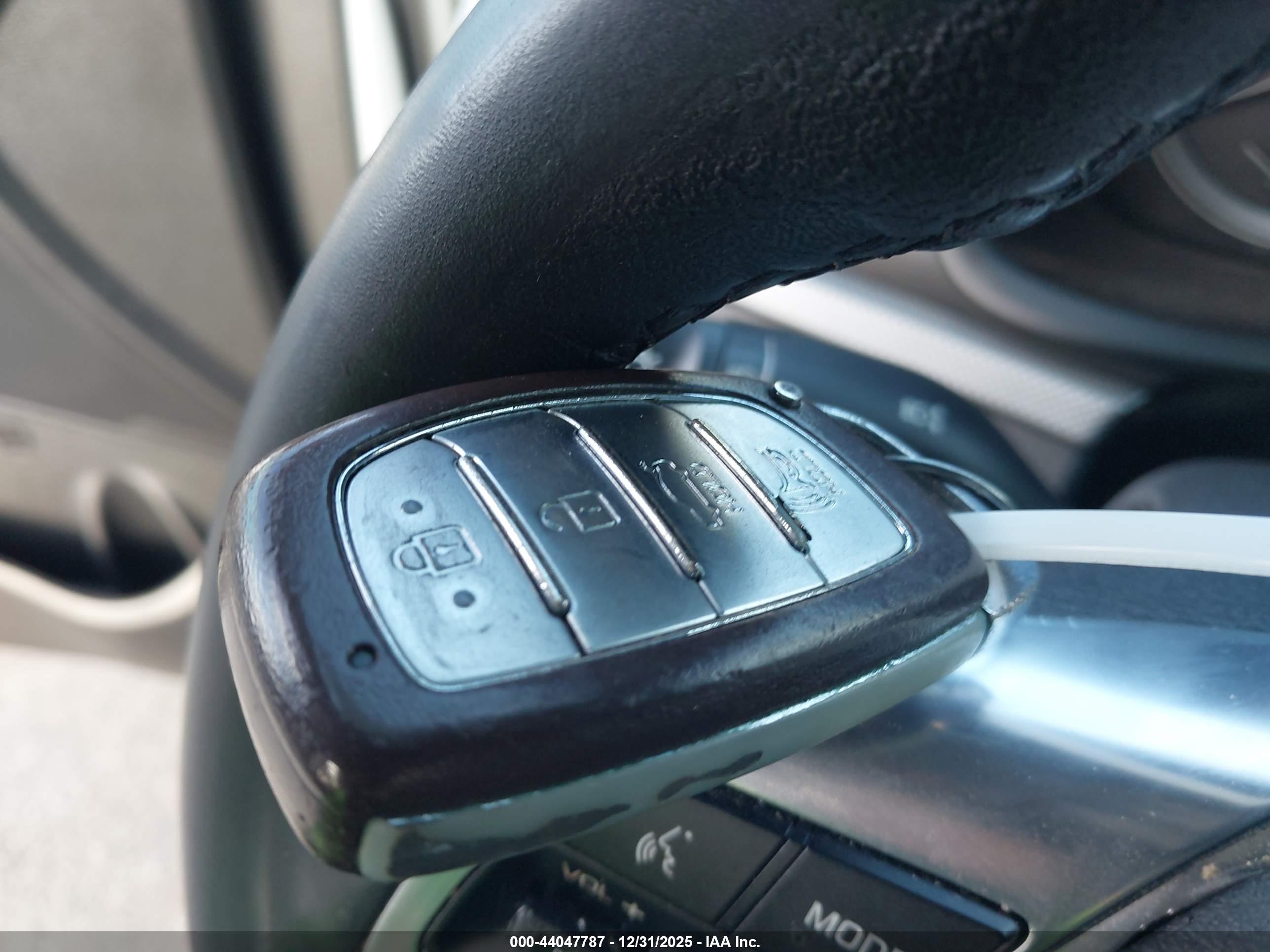HYUNDAI SONATA image 11
