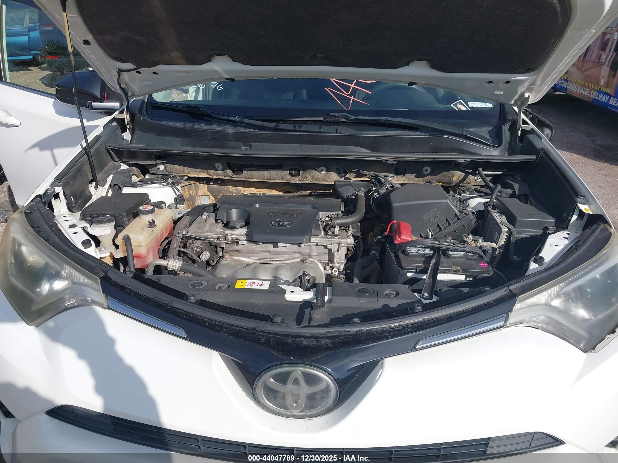 TOYOTA RAV4 image 10