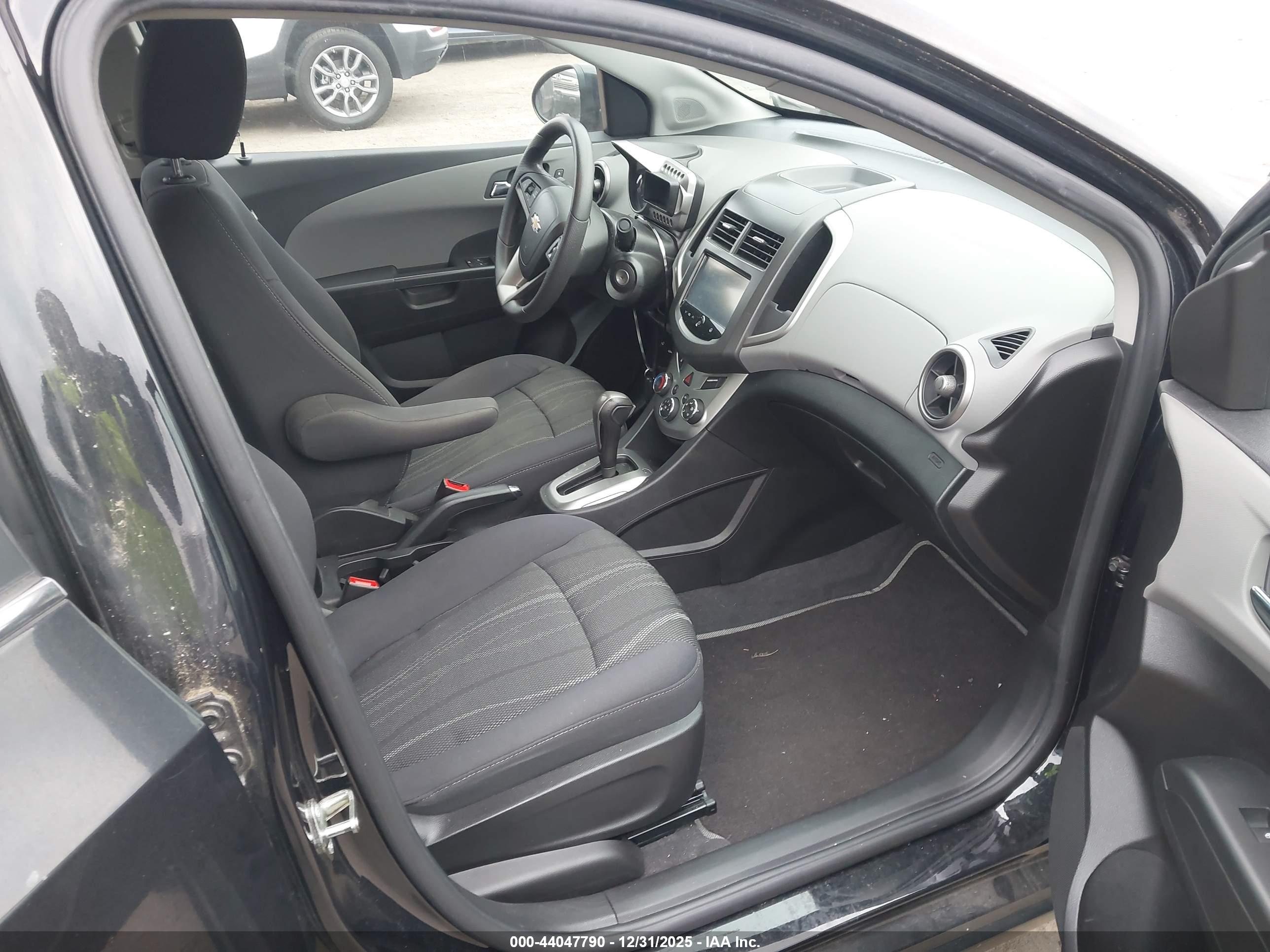 CHEVROLET SONIC image 5