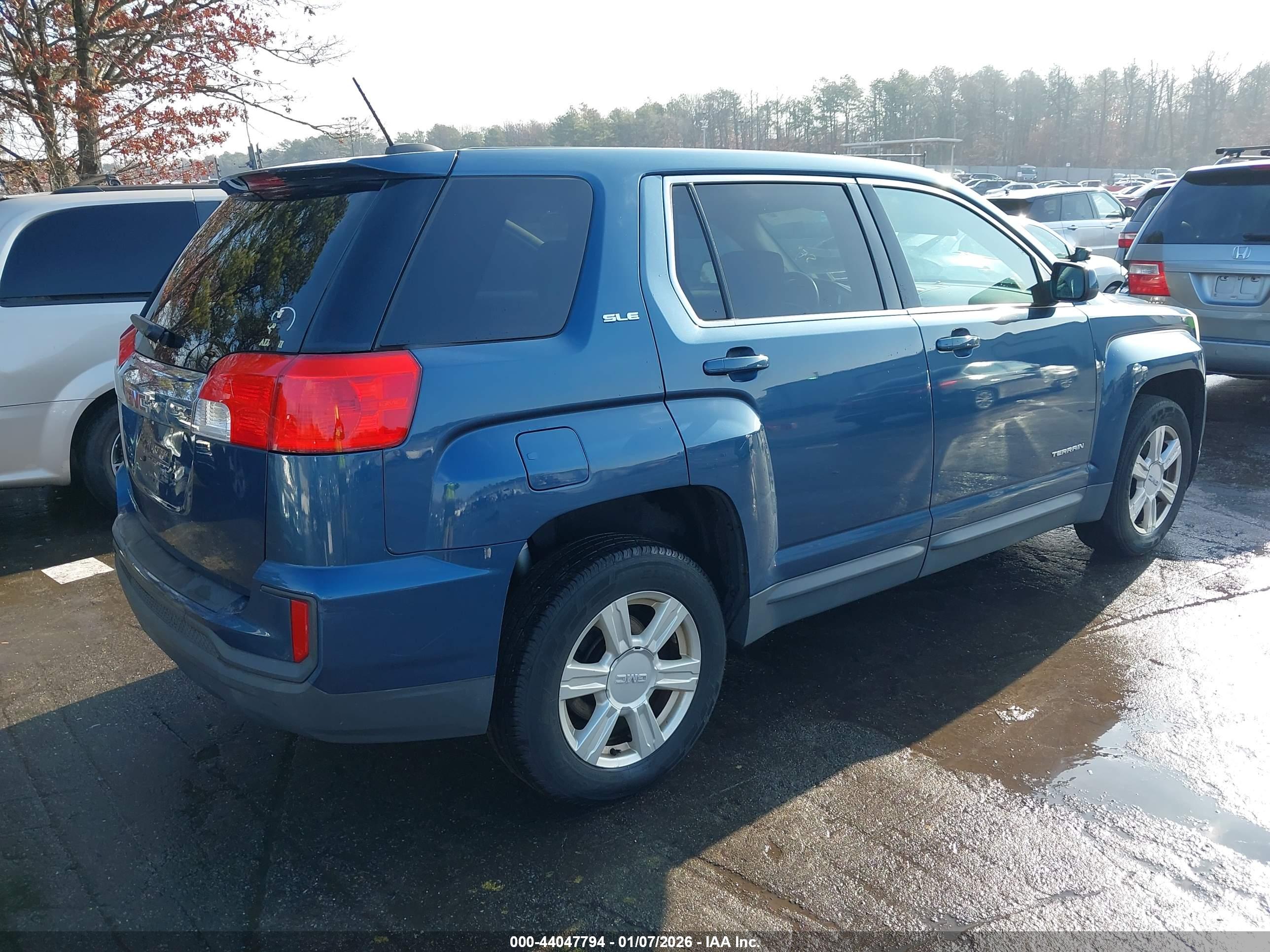 GMC TERRAIN image 4
