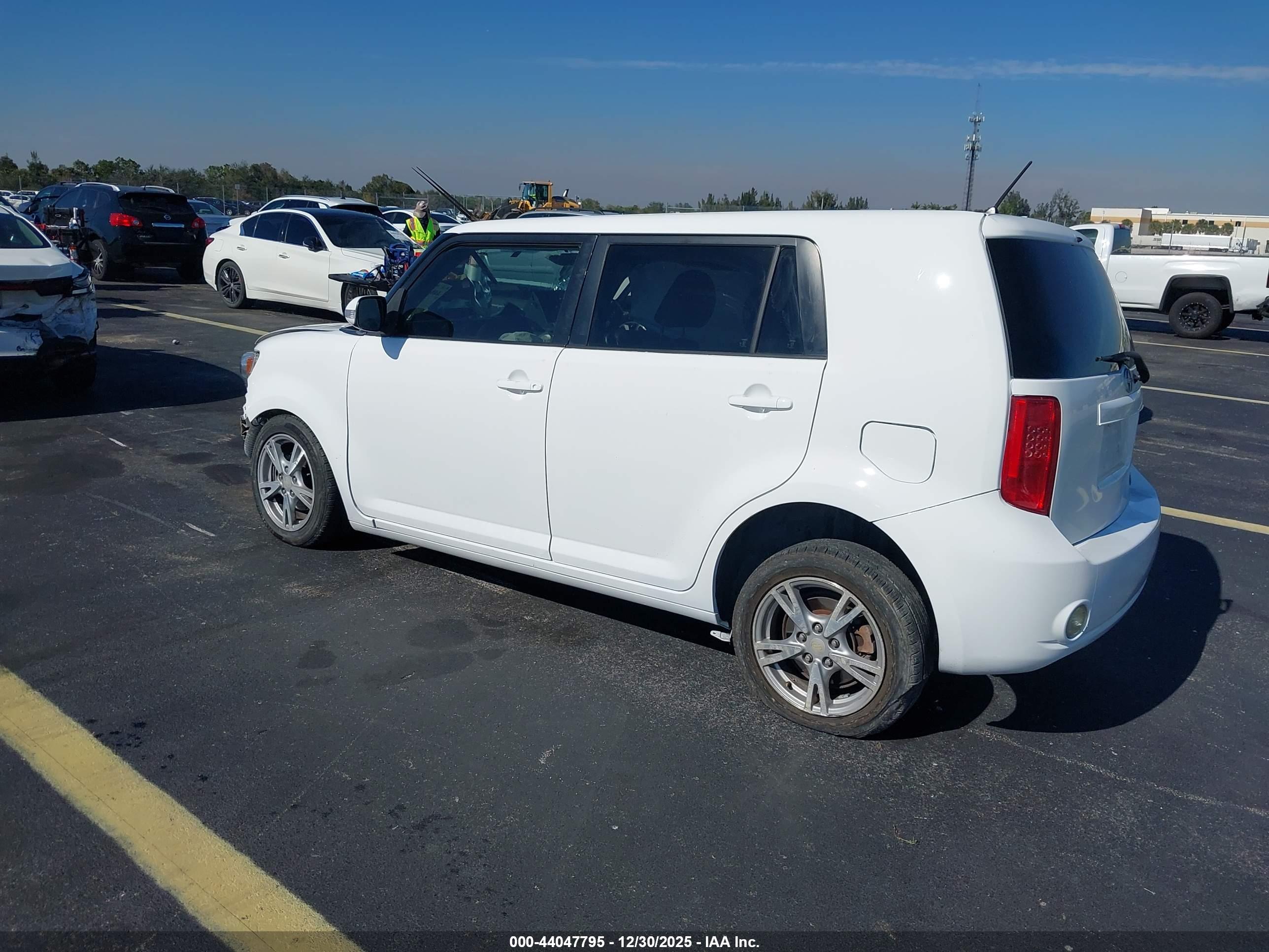 SCION XB image 3
