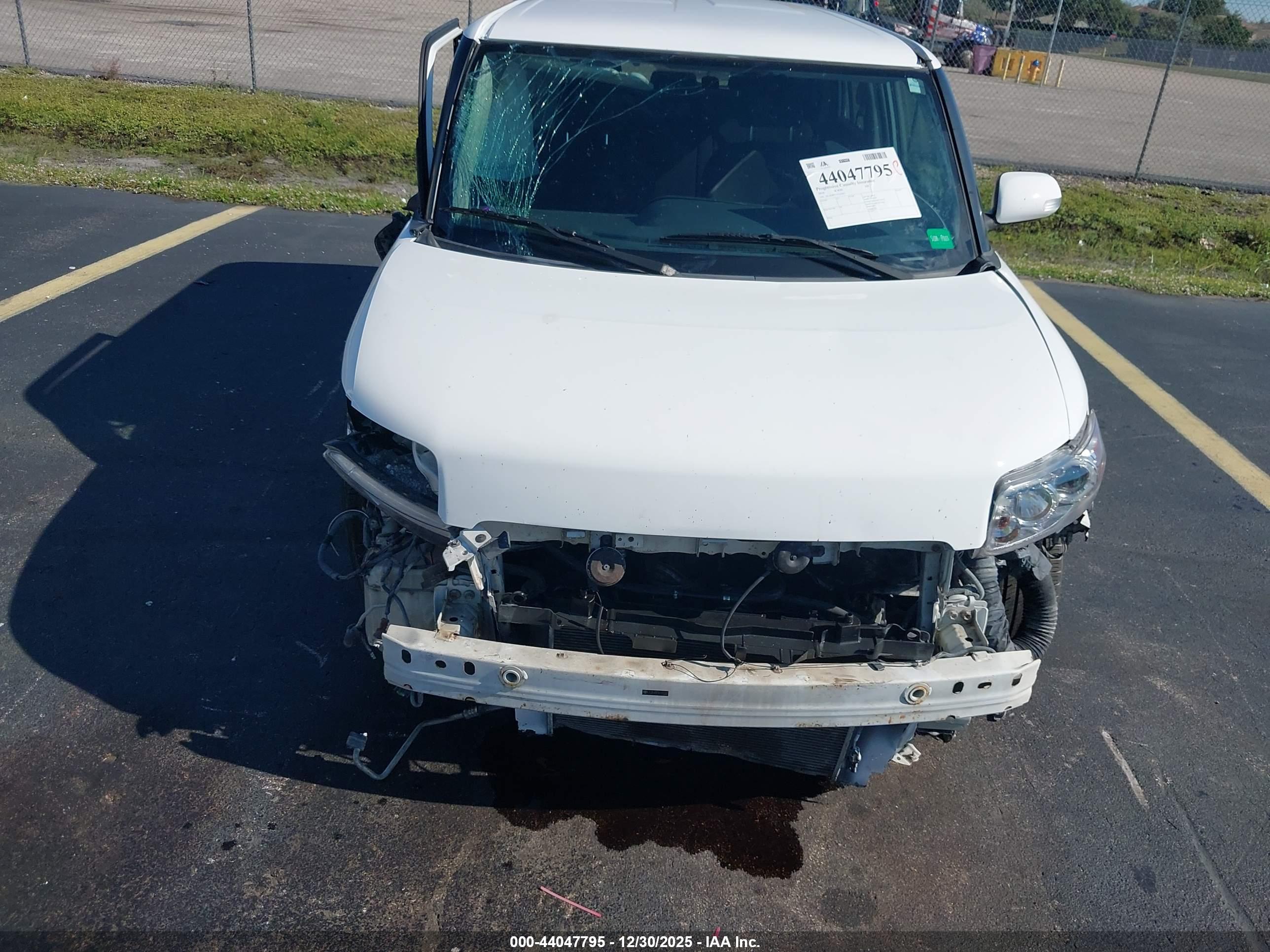 SCION XB image 6