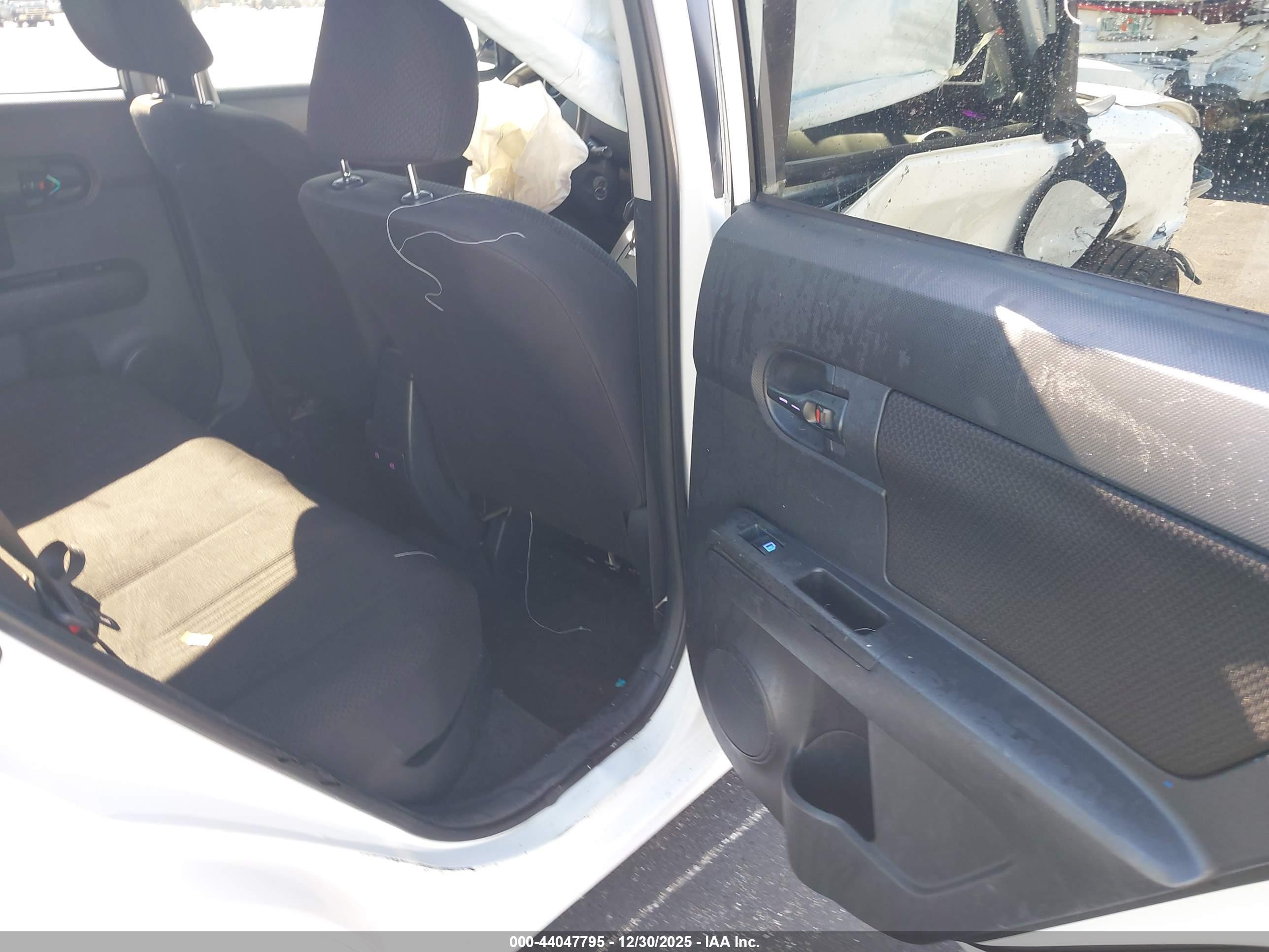 SCION XB image 8