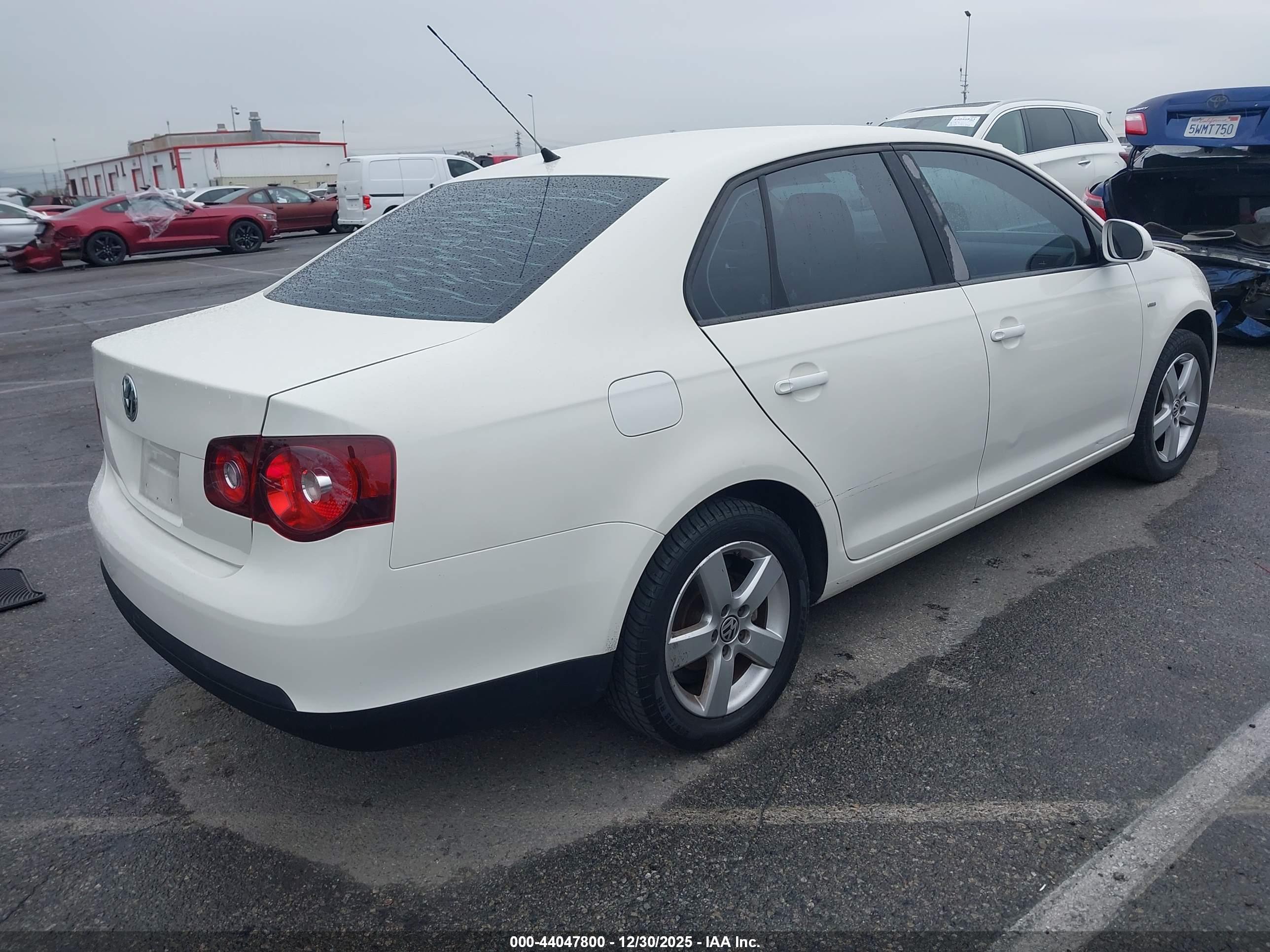 VOLKSWAGEN JETTA image 4