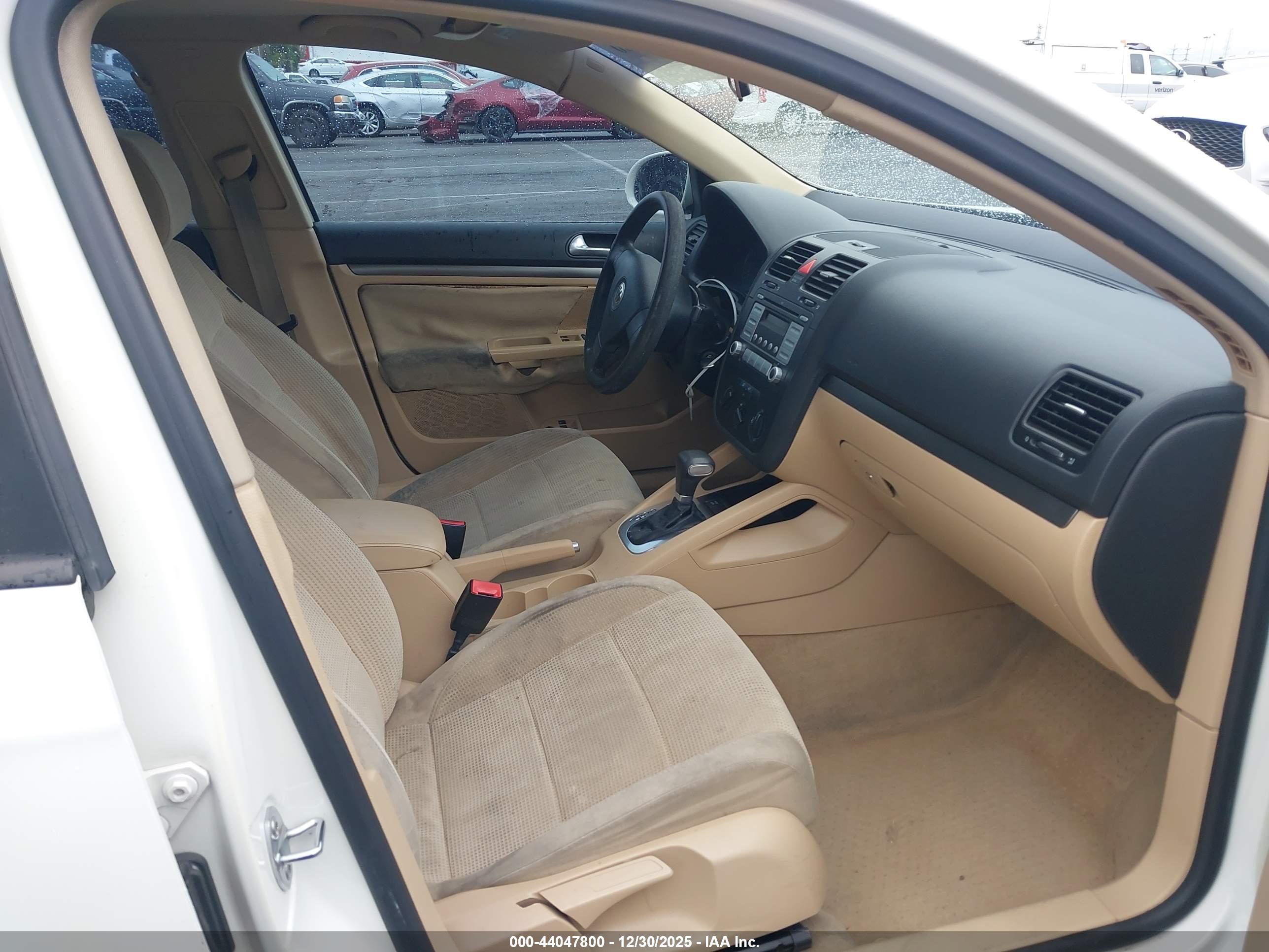 VOLKSWAGEN JETTA image 5