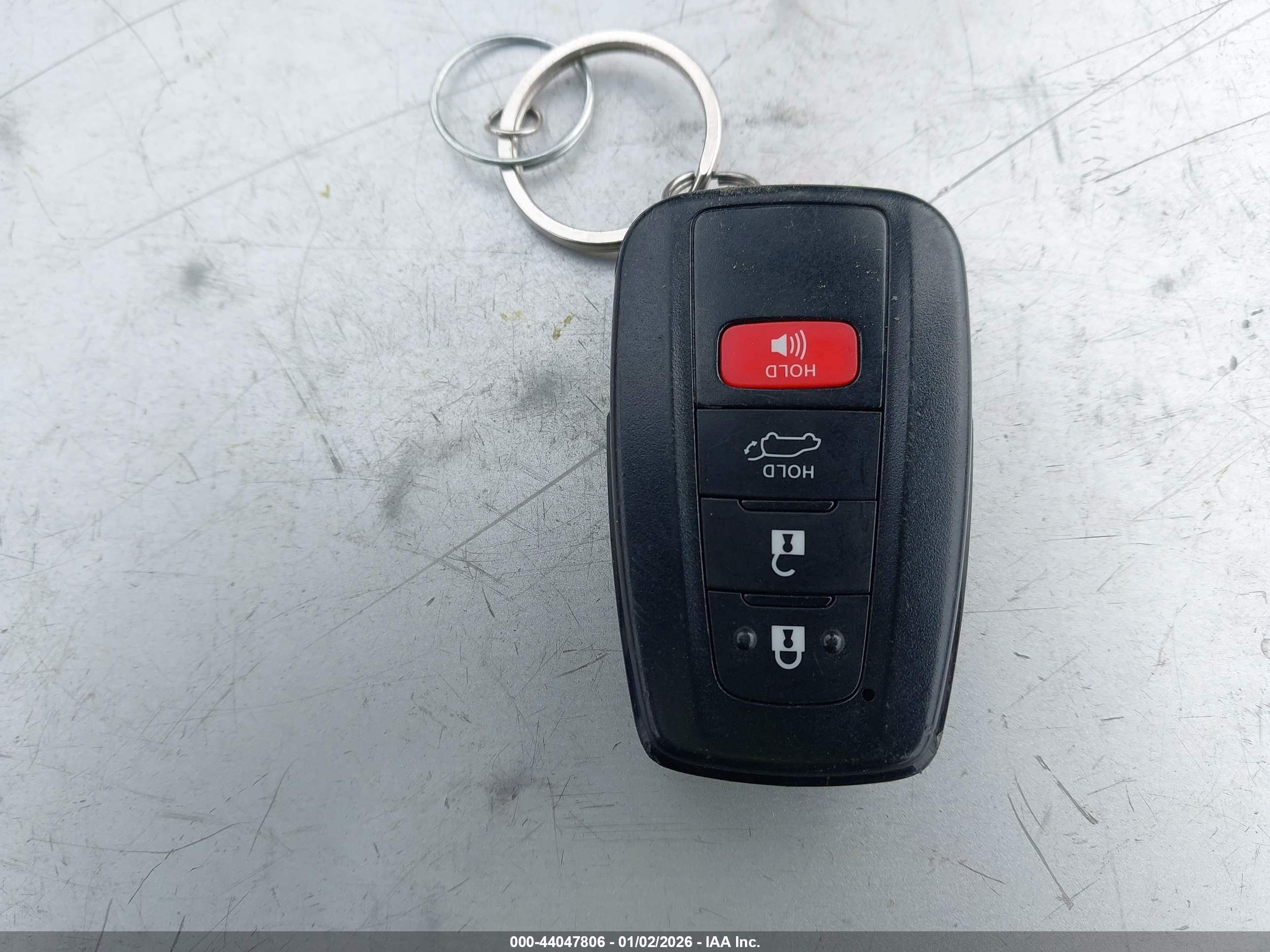 TOYOTA RAV4 image 11