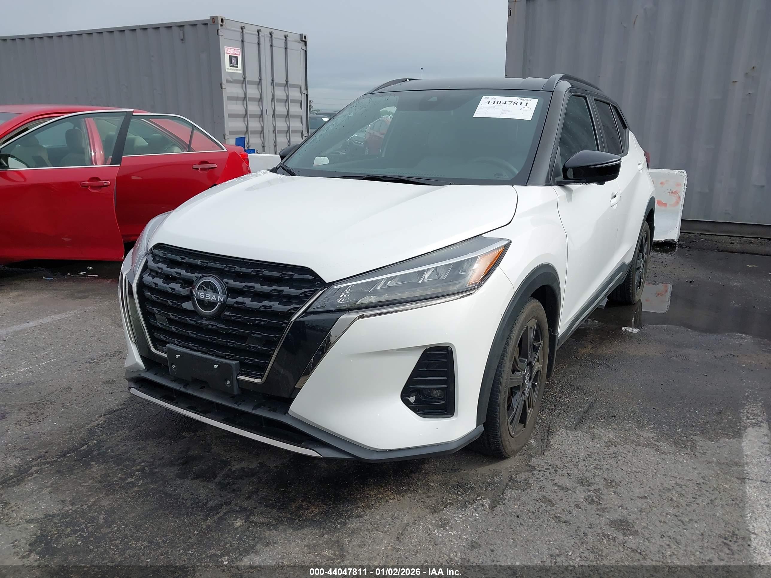 NISSAN KICKS image 2